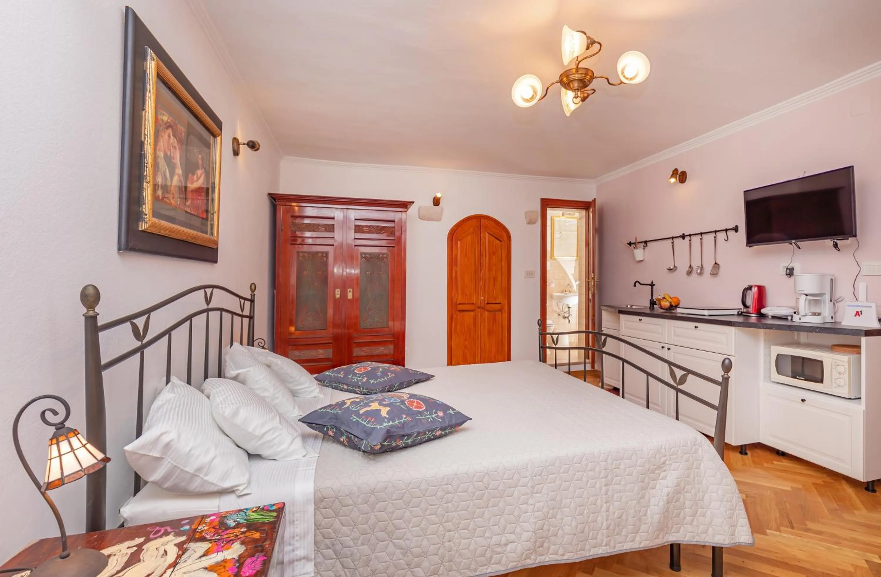 Bed in Apartments Cathedral
