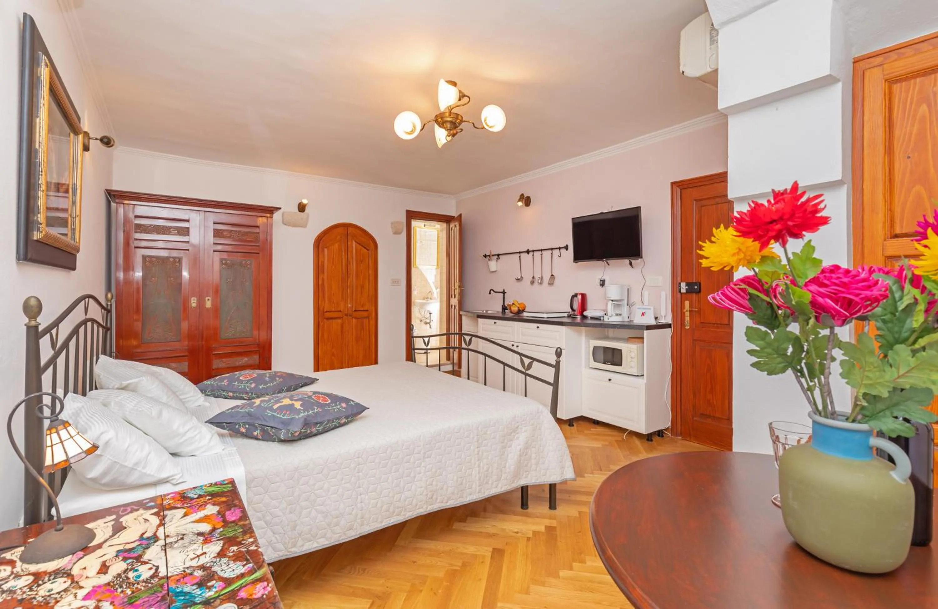 Bed in Apartments Cathedral