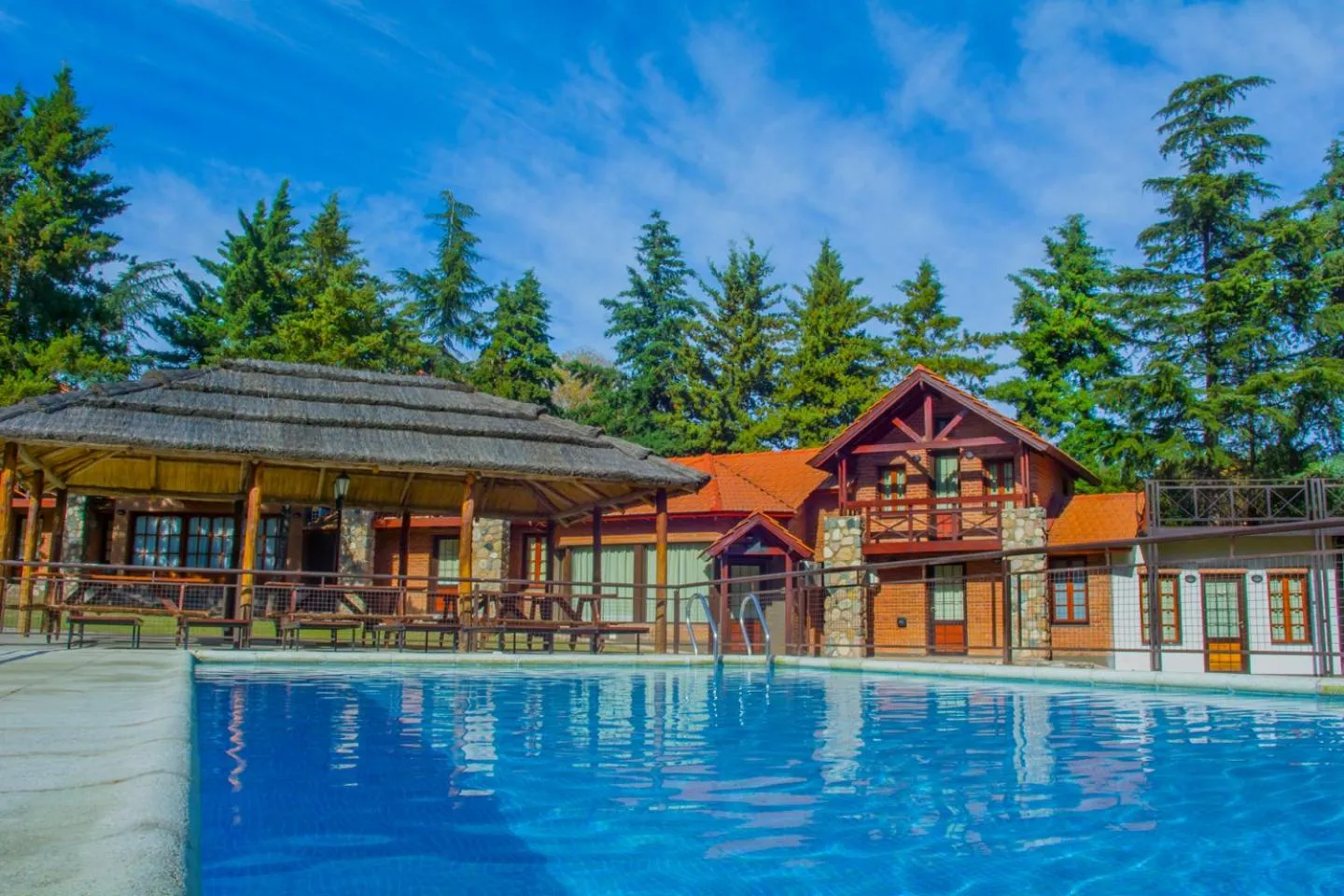 Swimming pool in Hotel Villa Sol
