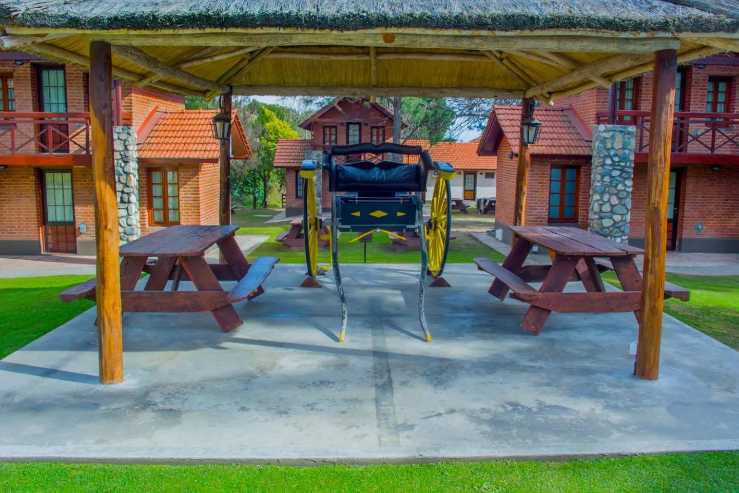 Property building in Hotel Villa Sol