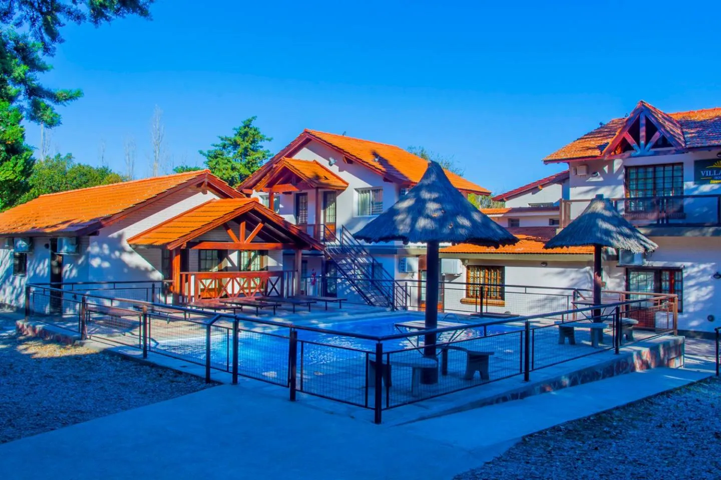 Swimming pool in Hotel Villa Sol