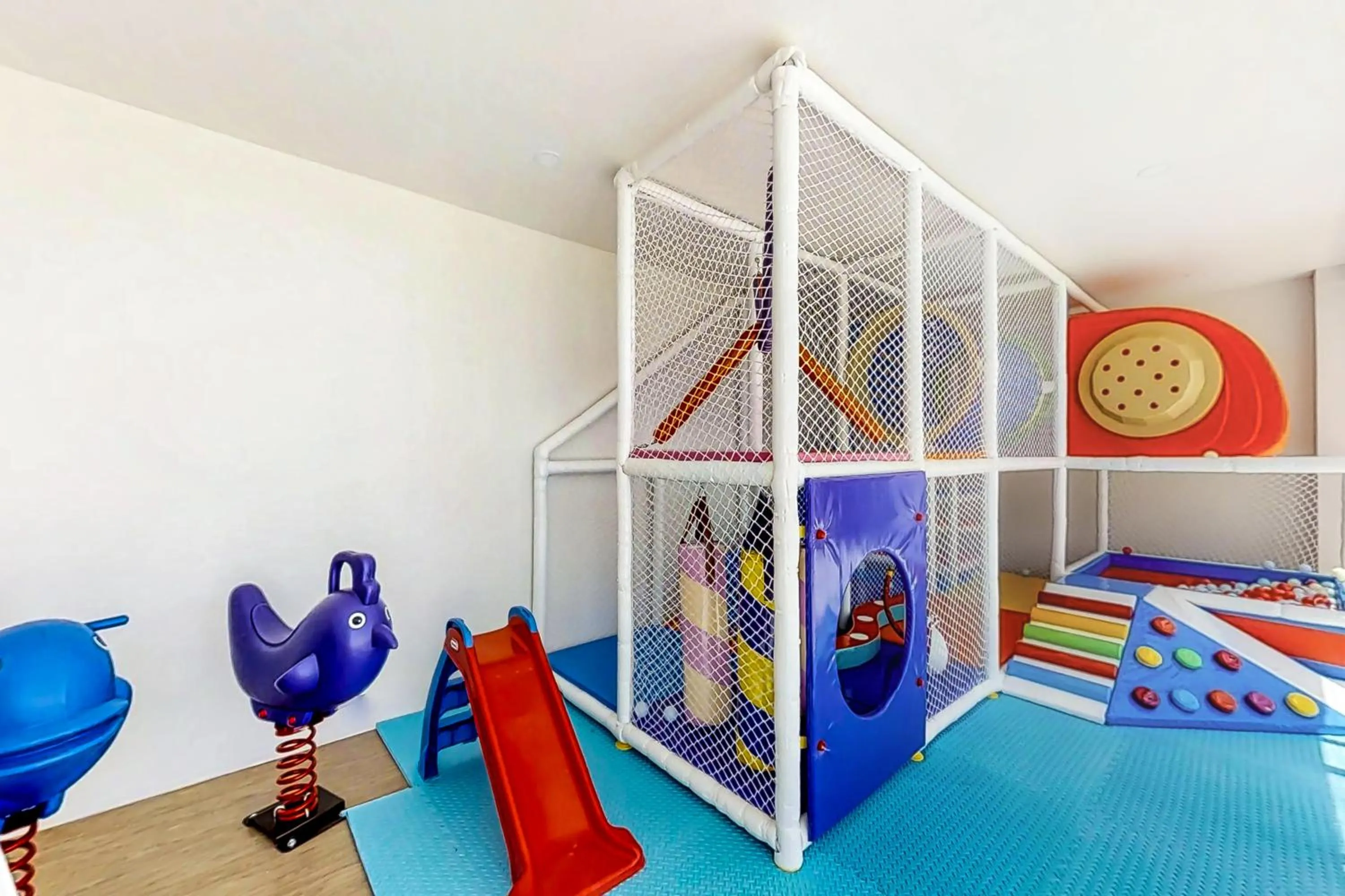 Bed in Riva Puerto Cancun # 207, Halibut