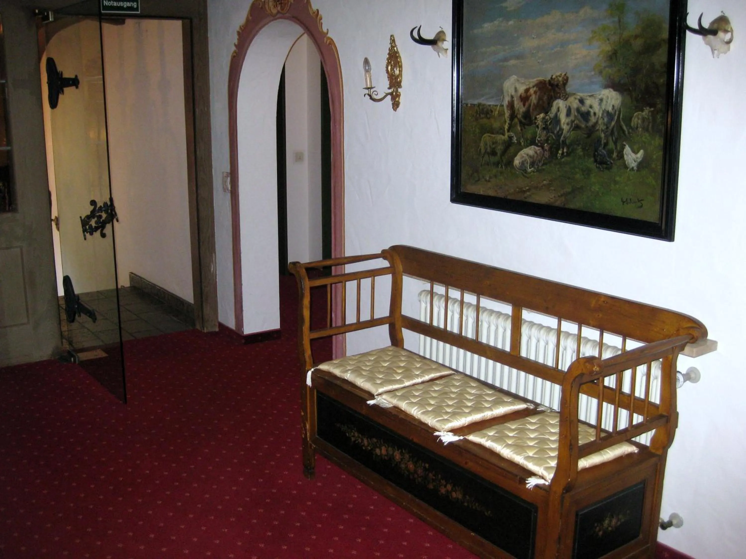 Living room, Bed in Panoramahotel Karwendelhof