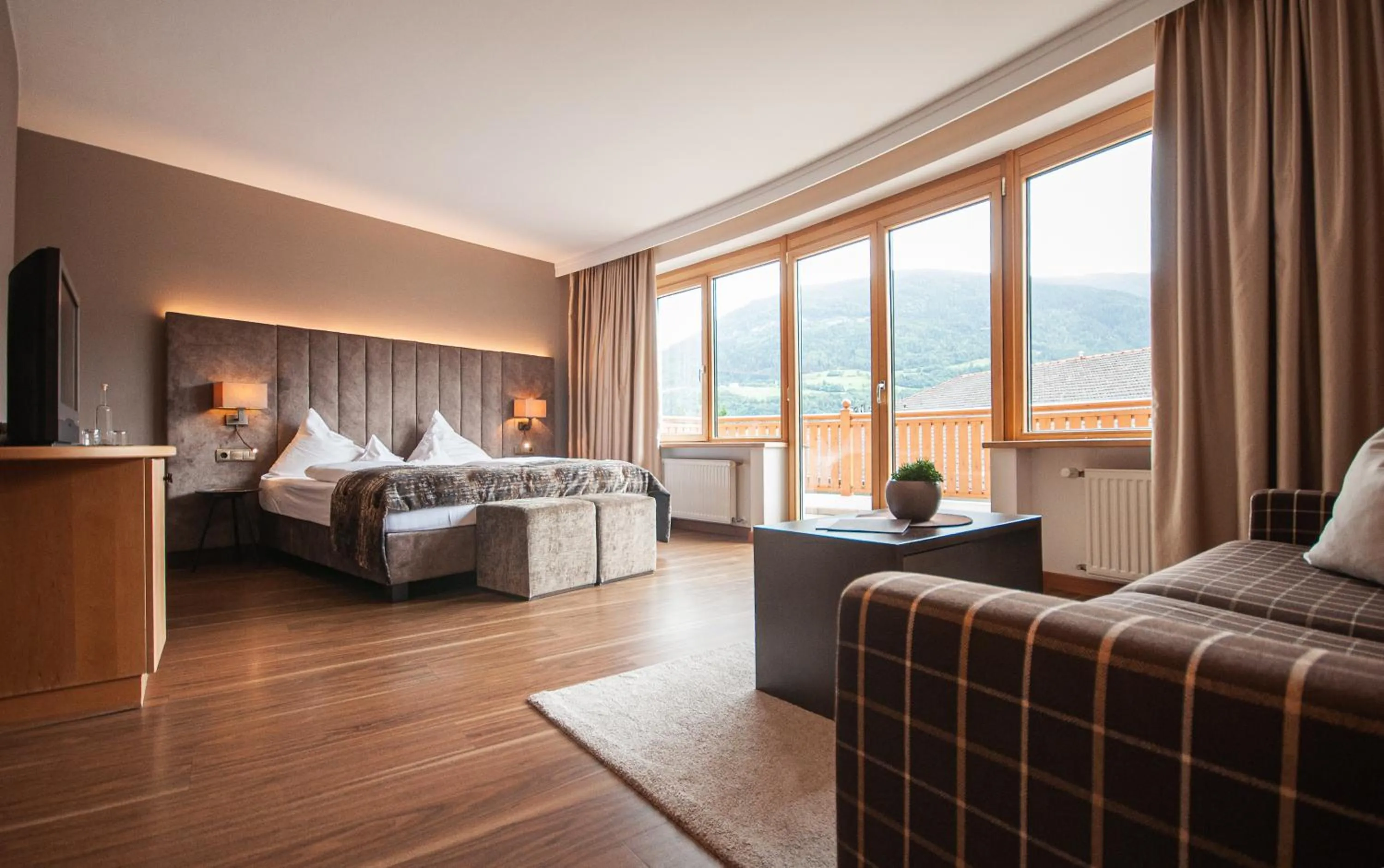 Bedroom, Bed in Klein Fein Hotel Anderlahn