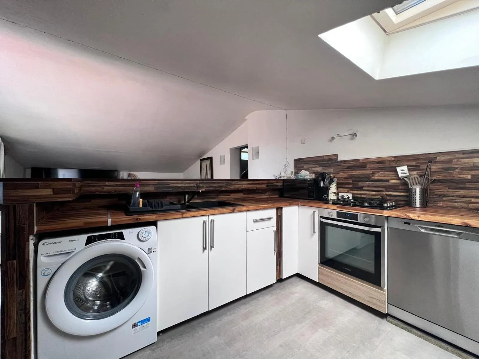 kitchen in L'oasis-LES ISSAMBRES