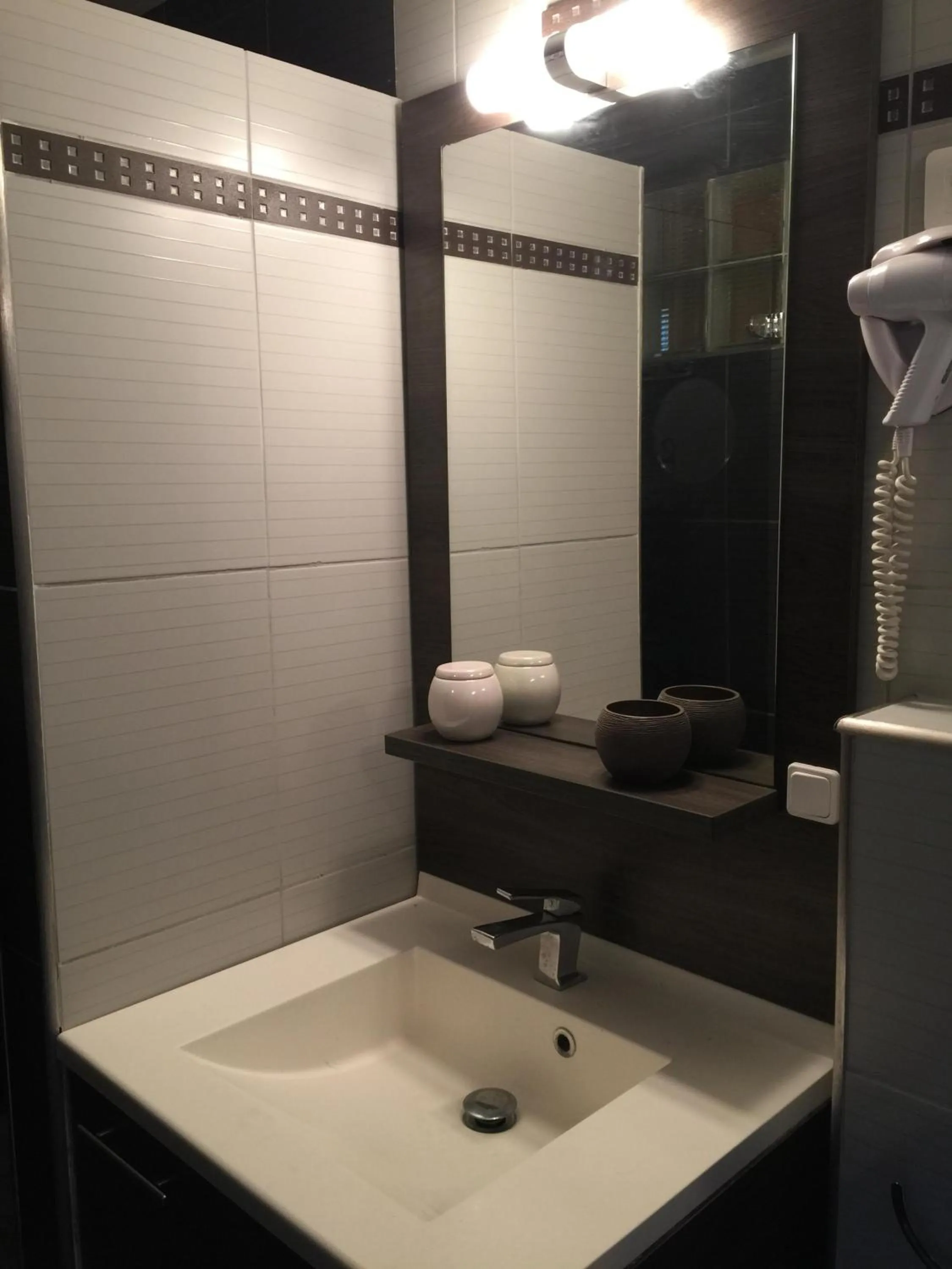 Bathroom in L'oasis-LES ISSAMBRES