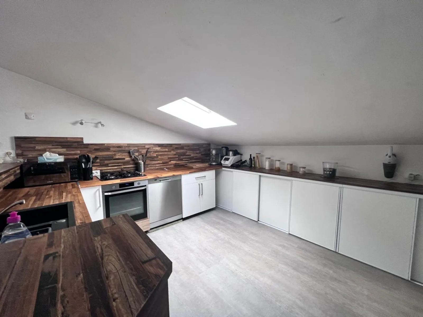 kitchen in L'oasis-LES ISSAMBRES