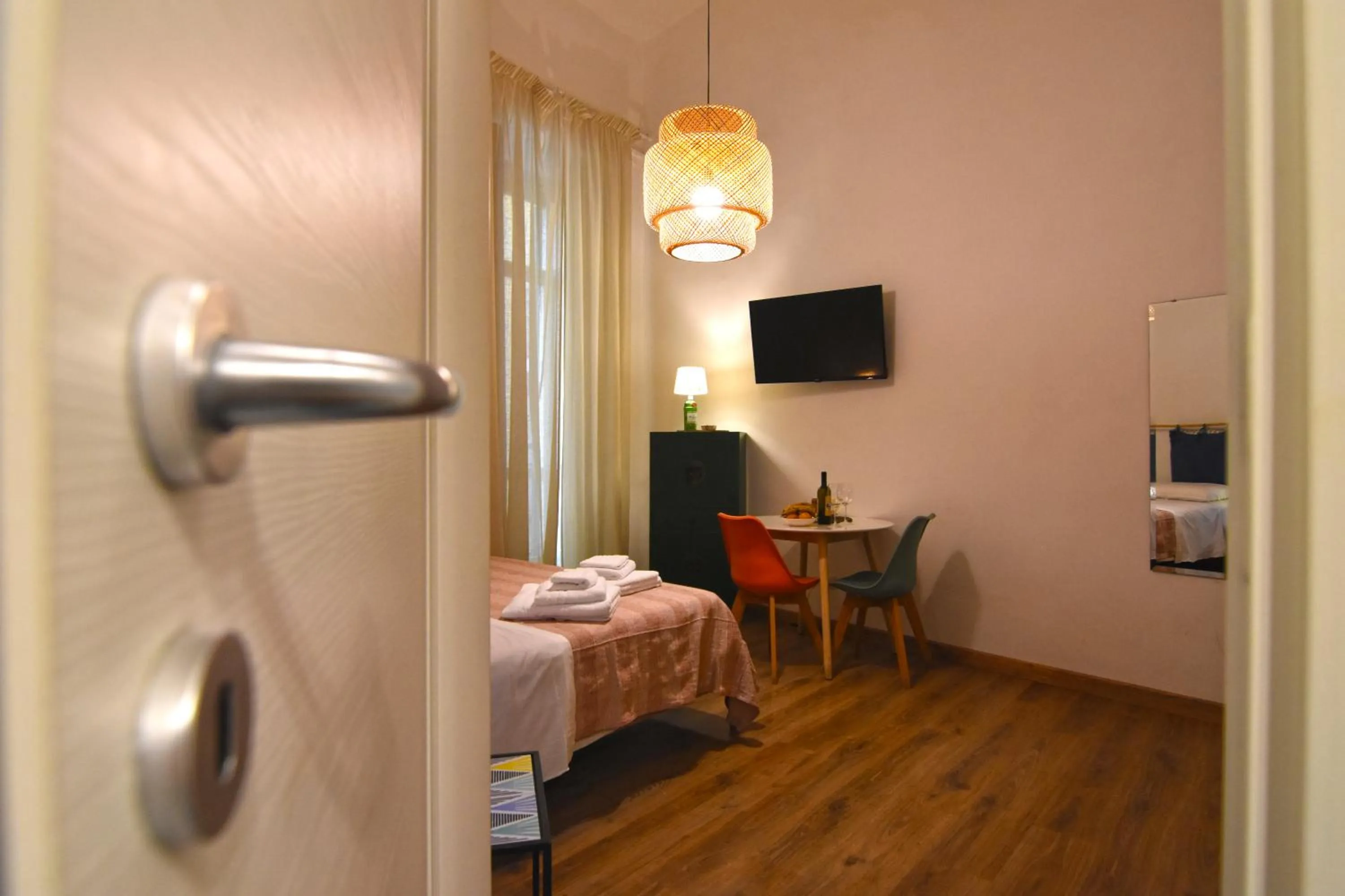 Bedroom, Bed in Sunrise Luxury