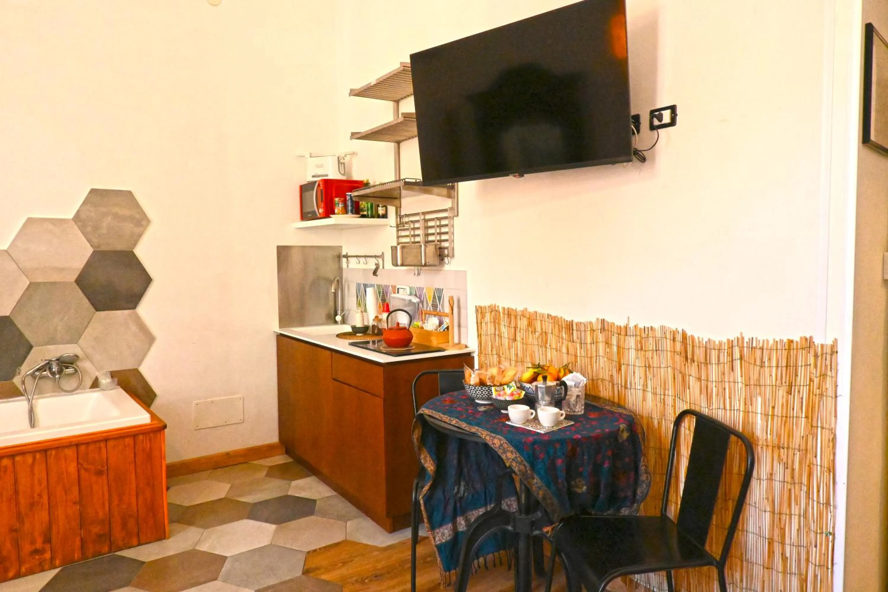 TV and multimedia in Sunrise Luxury