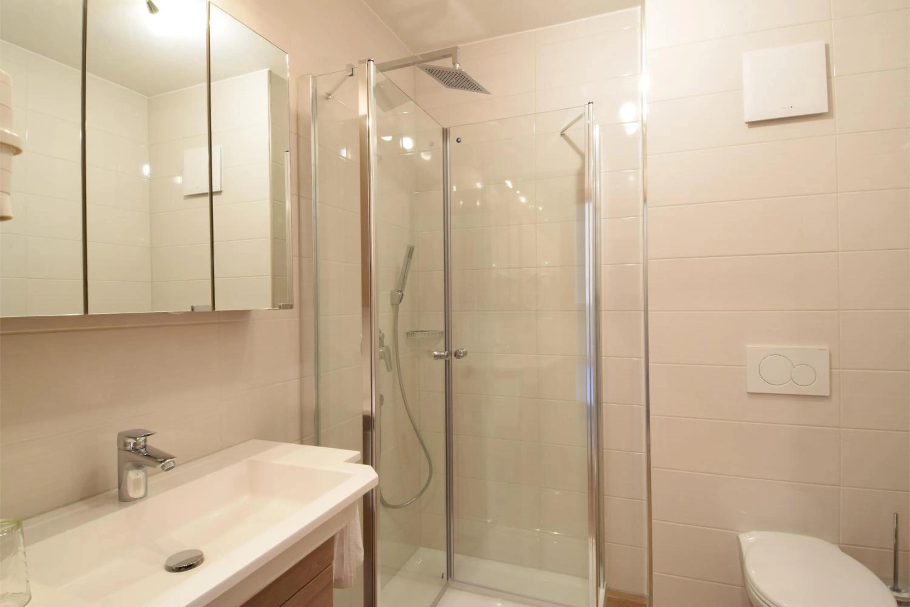 Bathroom in Aparthotel Donaustern