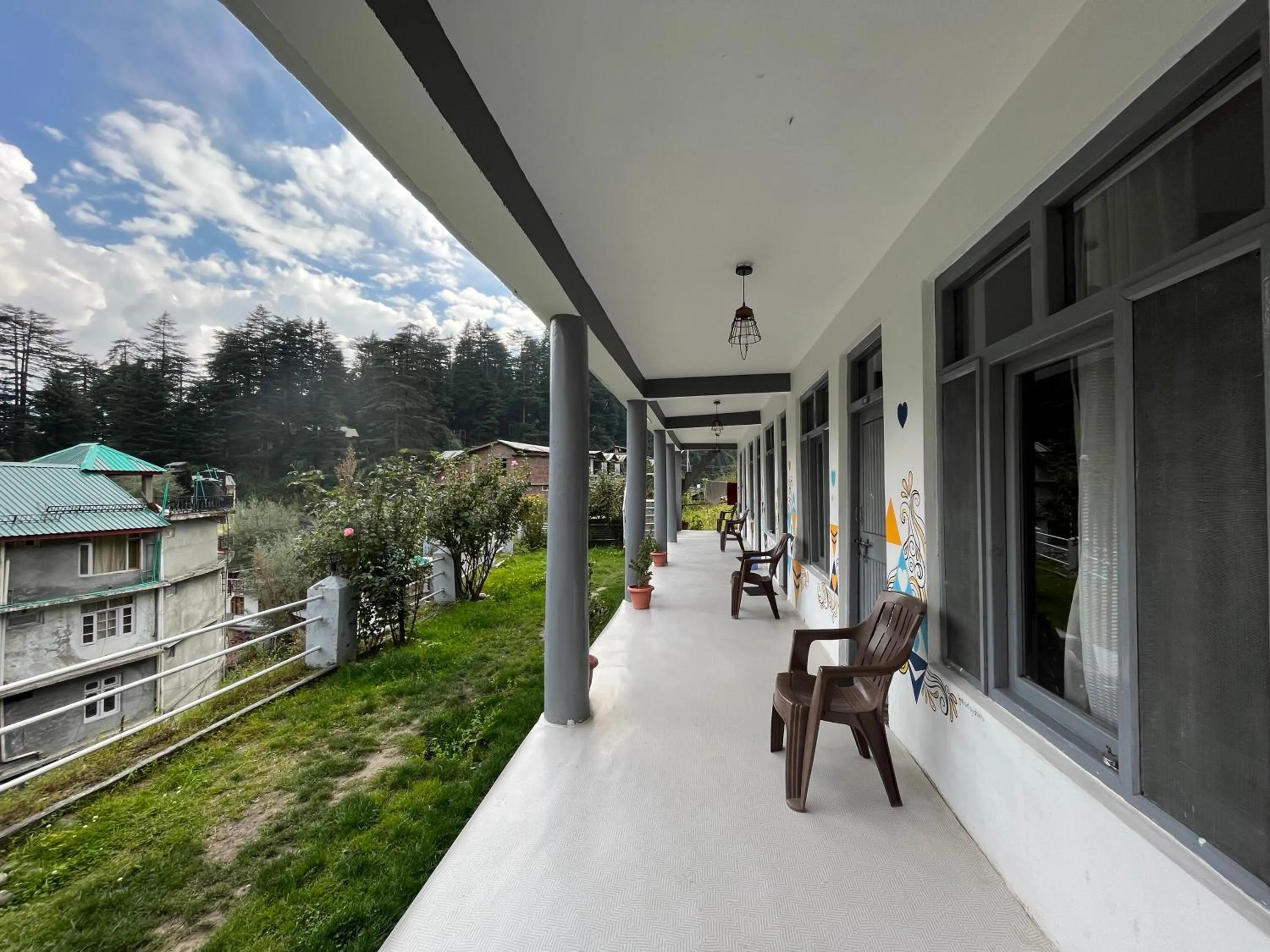 Property building in Young Monk Hostel & Cafe Old Manali