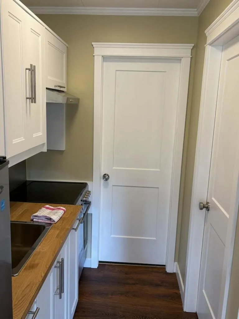 Pioneer Inn by the River