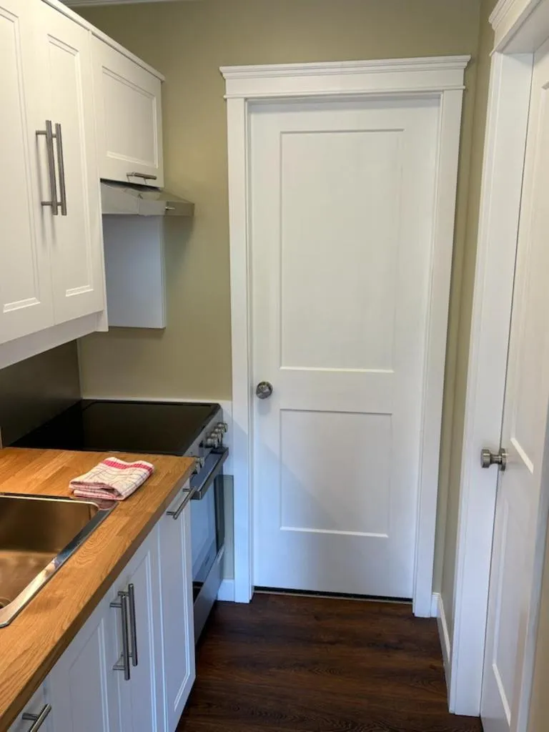 Pioneer Inn by the River