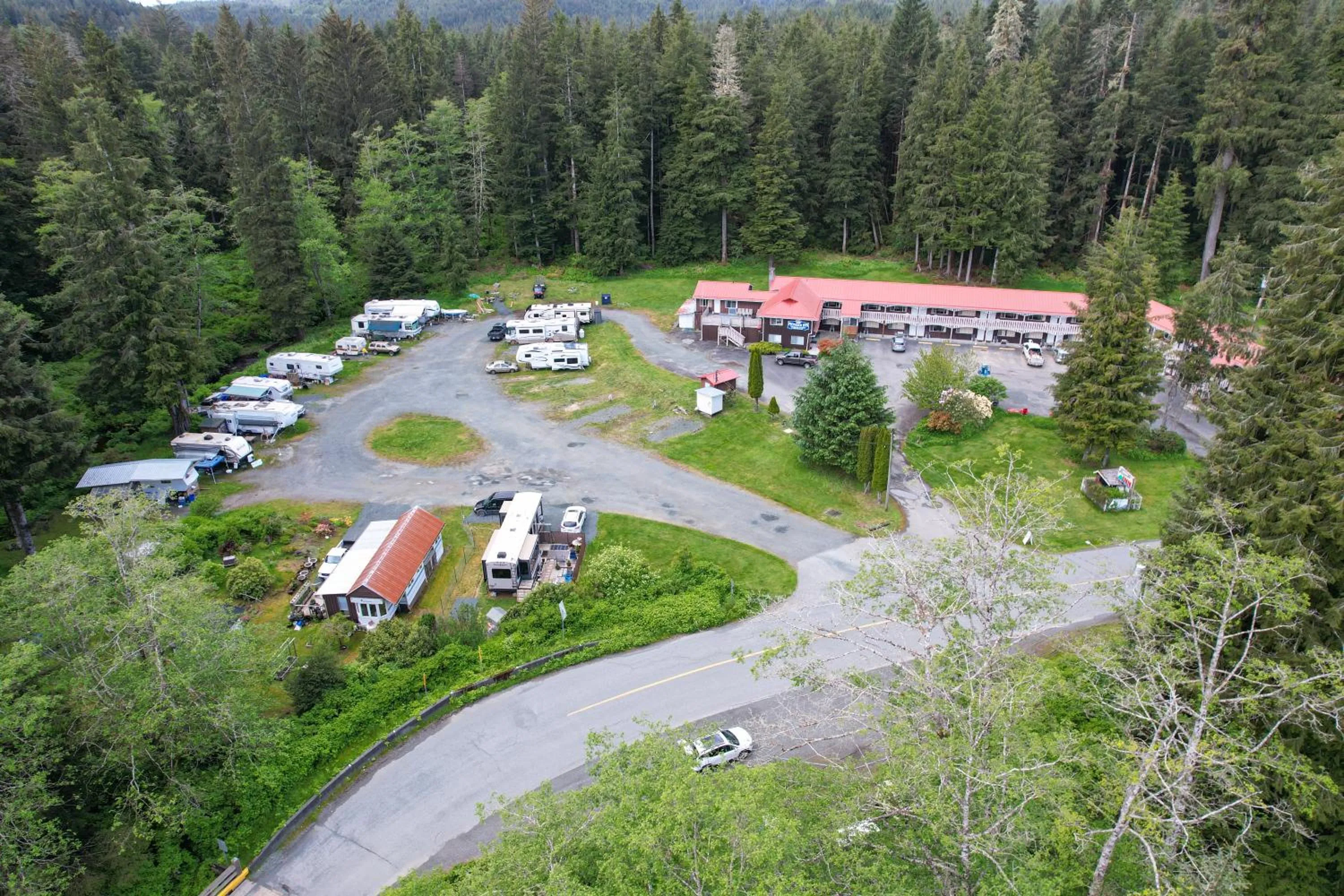 Pioneer Inn by the River