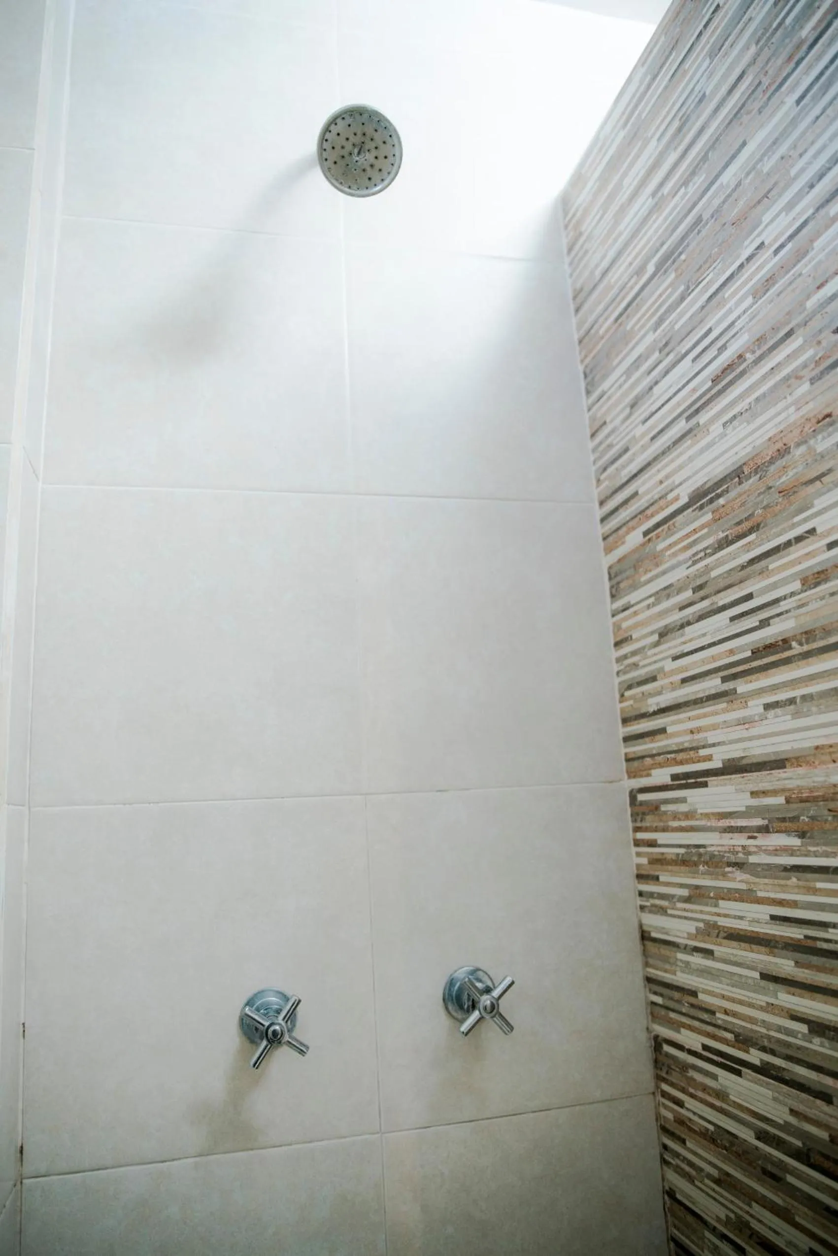 Shower in EH Ejecutivo Urban