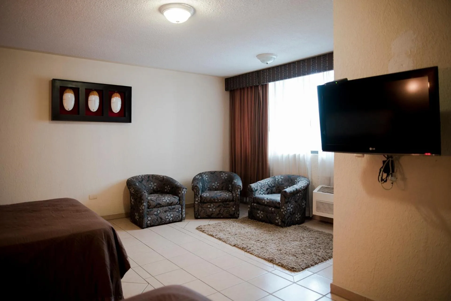 Communal lounge/ TV room in EH Ejecutivo Urban