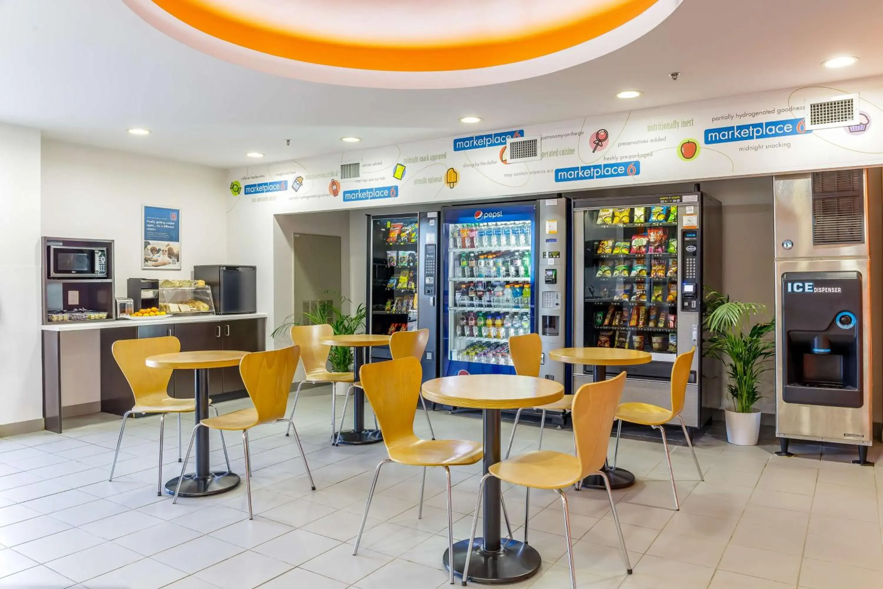 Property building in Motel 6-Swift Current, SK Property building in Motel 6-Swift Current, SK