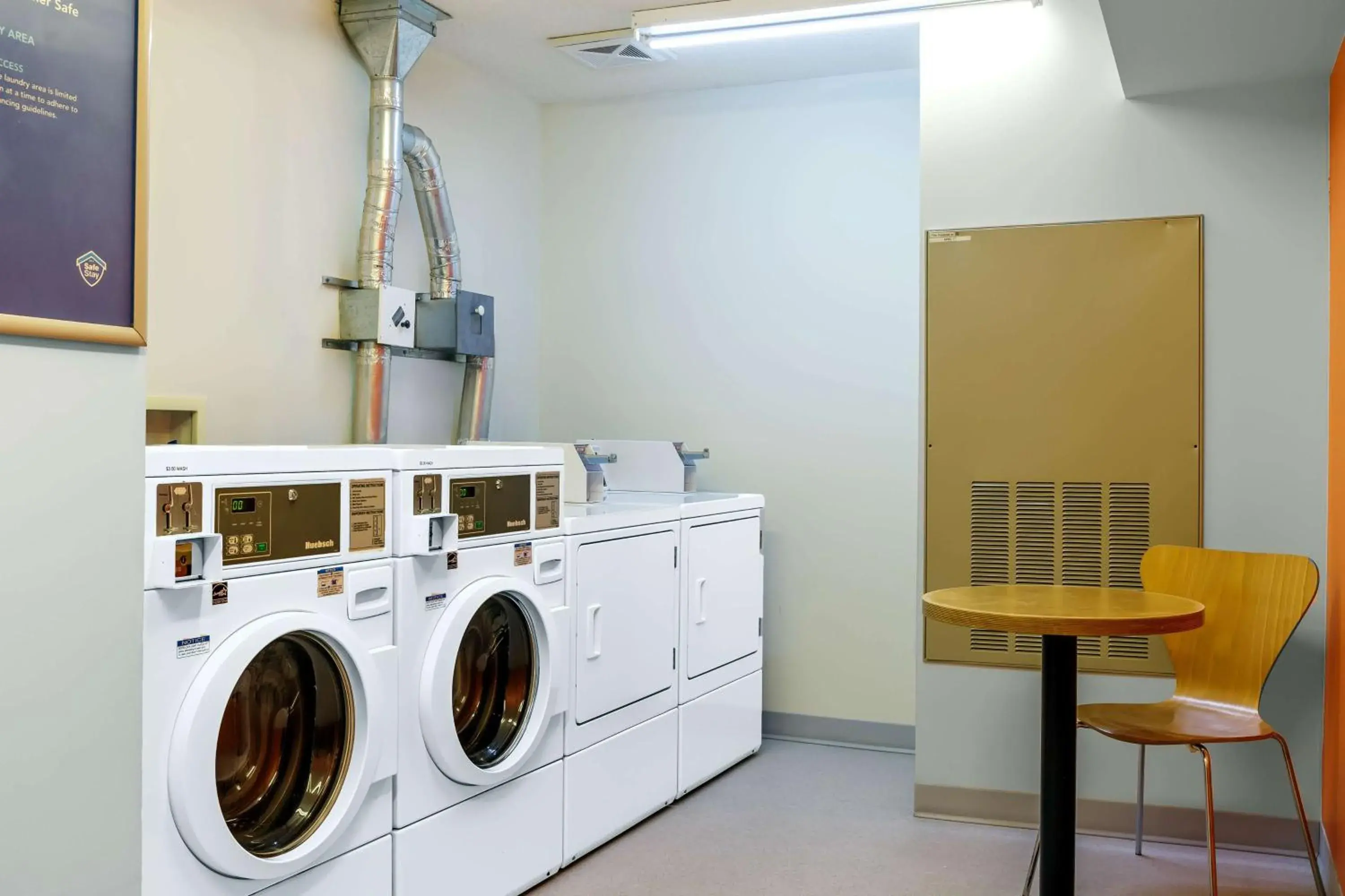 Property building in Motel 6-Swift Current, SK Property building in Motel 6-Swift Current, SK