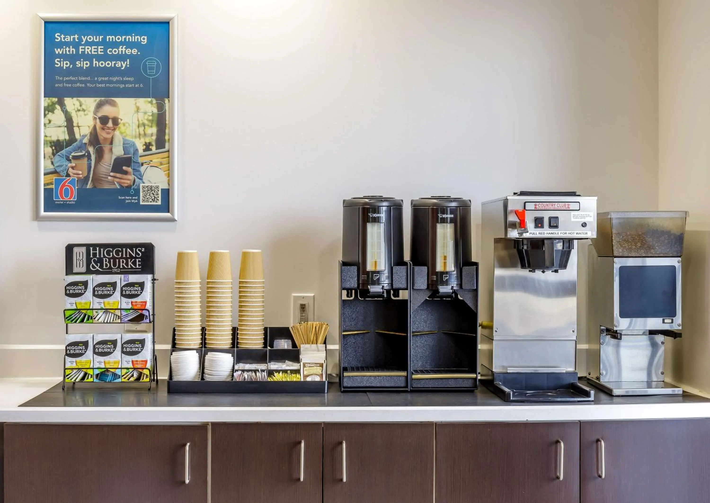 Restaurant/places to eat in Motel 6-Swift Current, SK