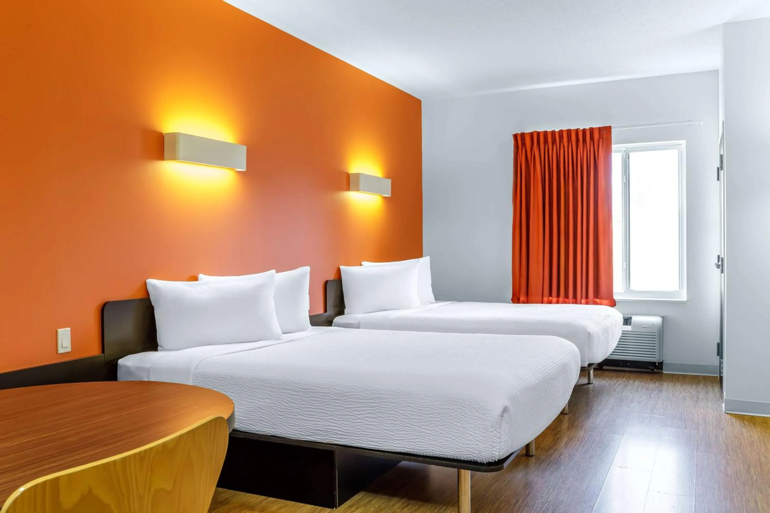 Bedroom, Bed in Motel 6-Swift Current, SK