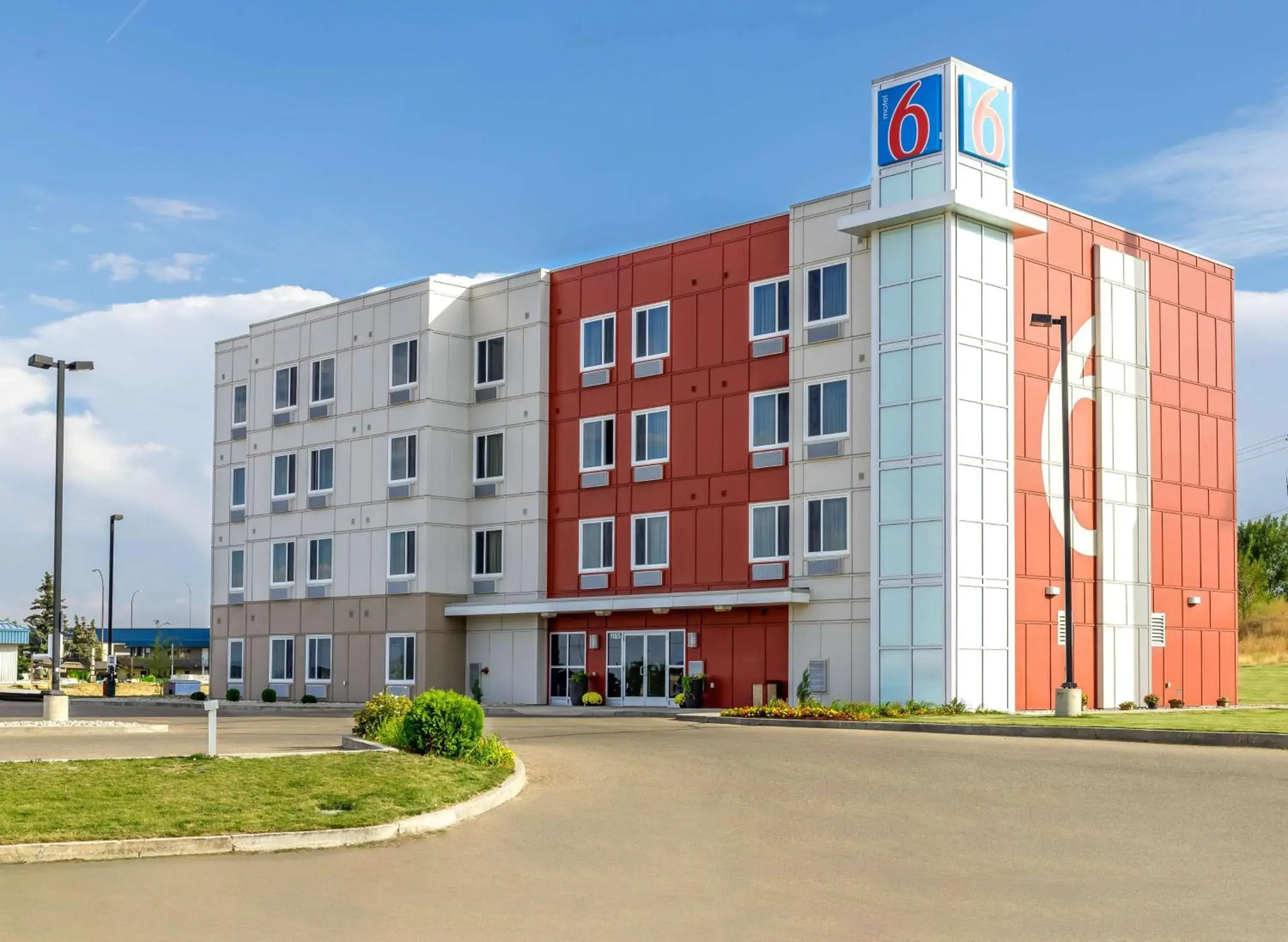 Property building in Motel 6-Swift Current, SK Property building in Motel 6-Swift Current, SK