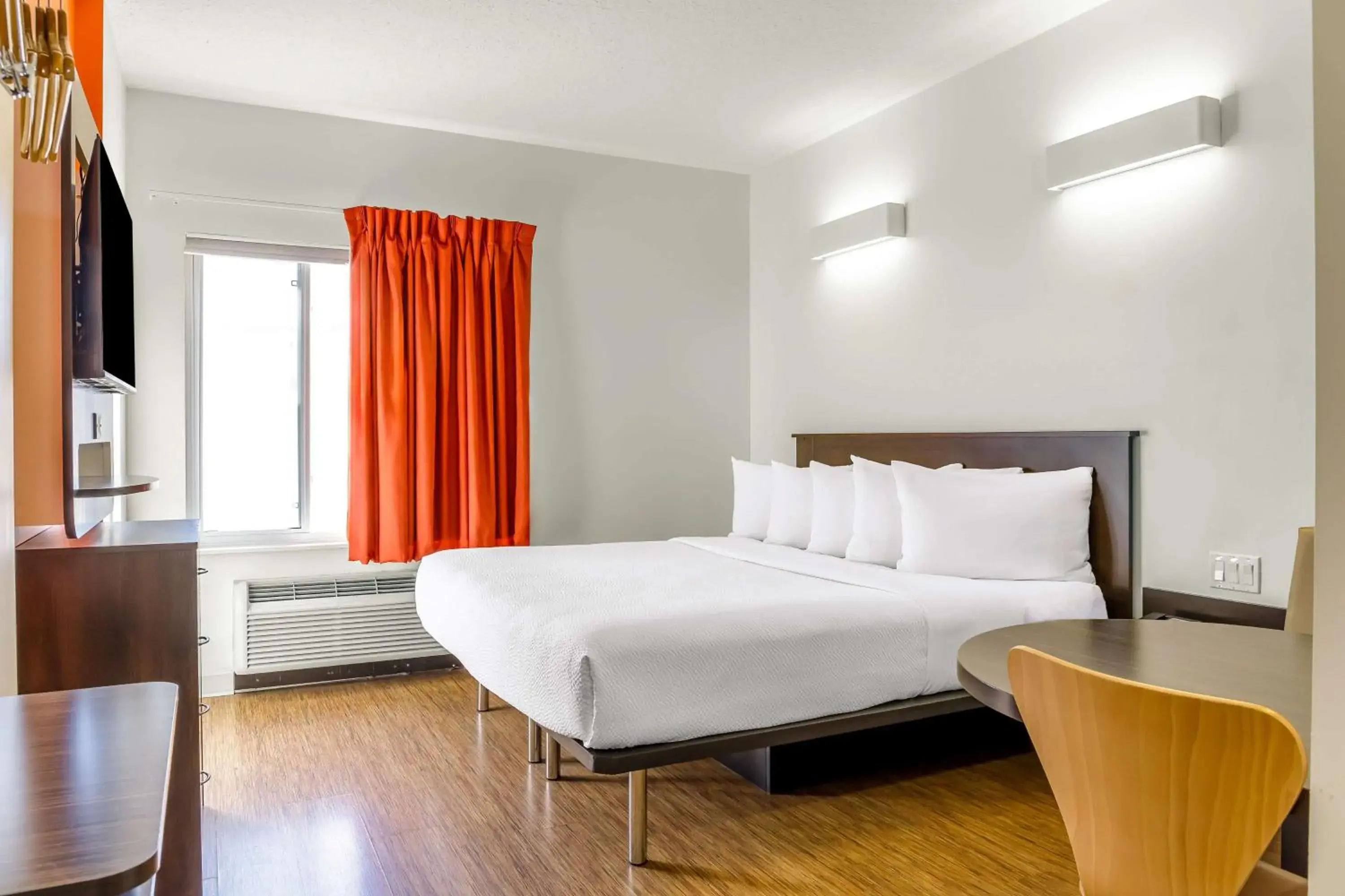 Bedroom, Bed in Motel 6-Swift Current, SK Bedroom, Bed in Motel 6-Swift Current, SK