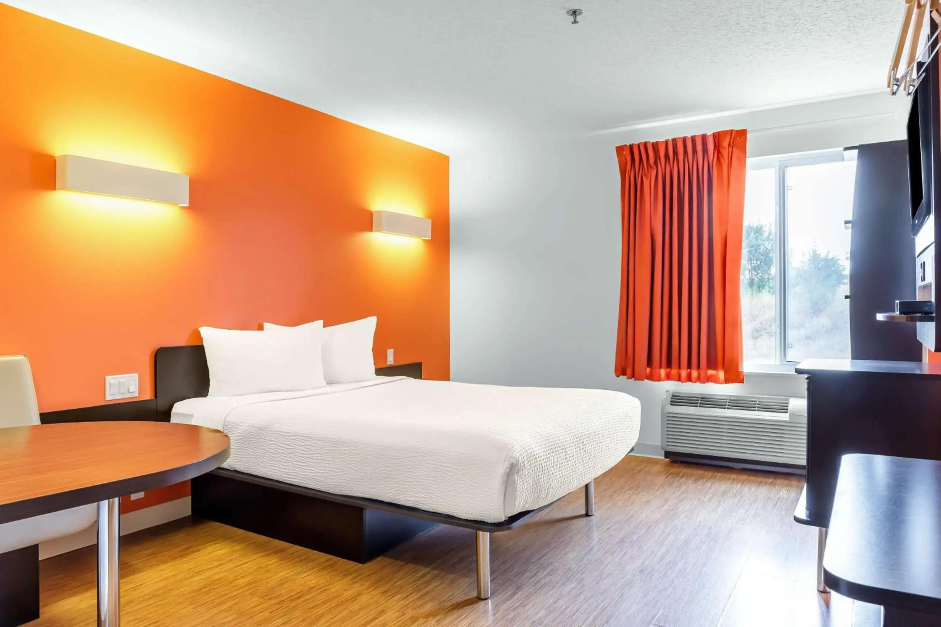 Bedroom, Bed in Motel 6-Swift Current, SK Bedroom, Bed in Motel 6-Swift Current, SK