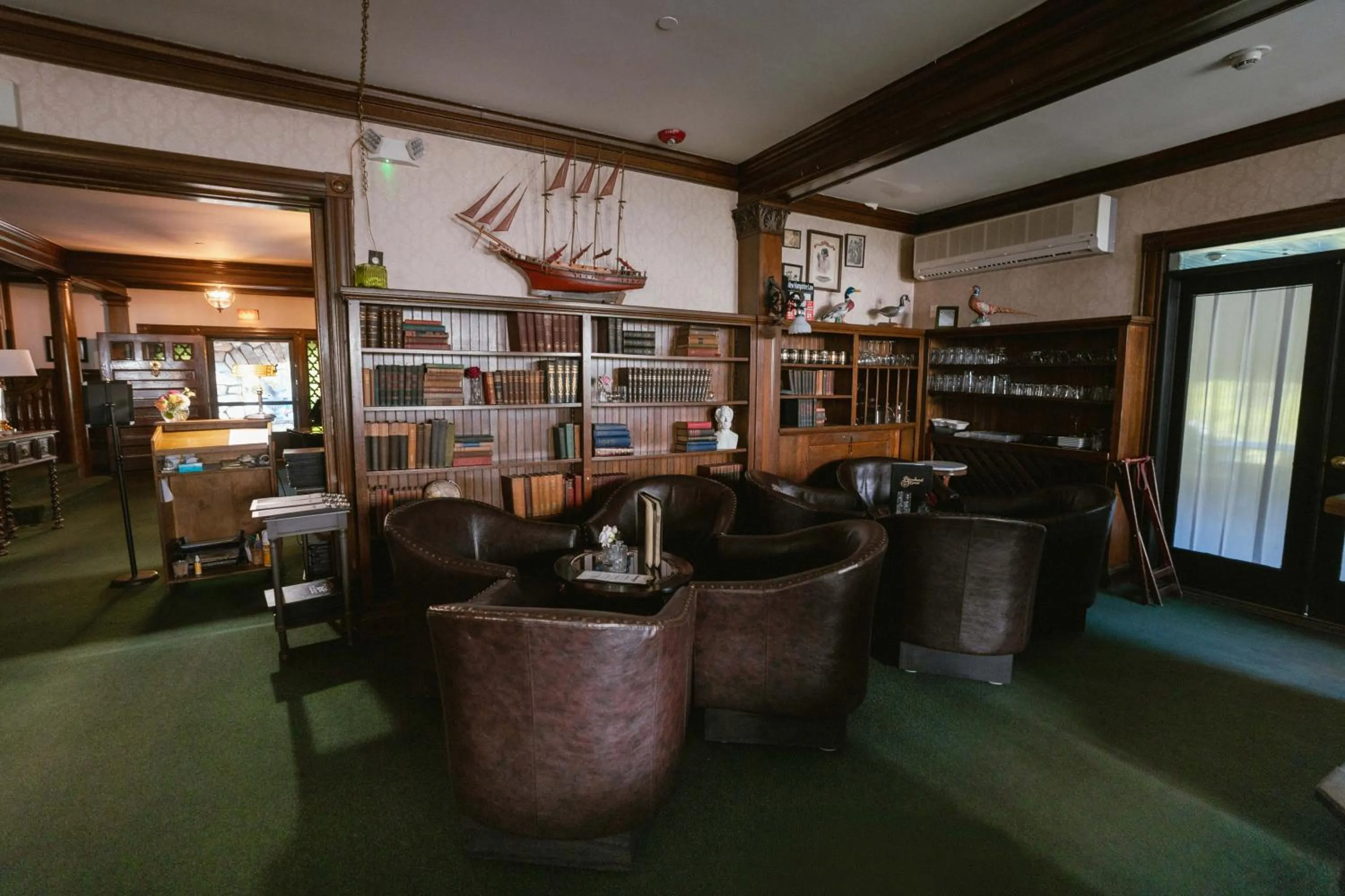 Stonehurst Manor Breakfast & Dinner Included