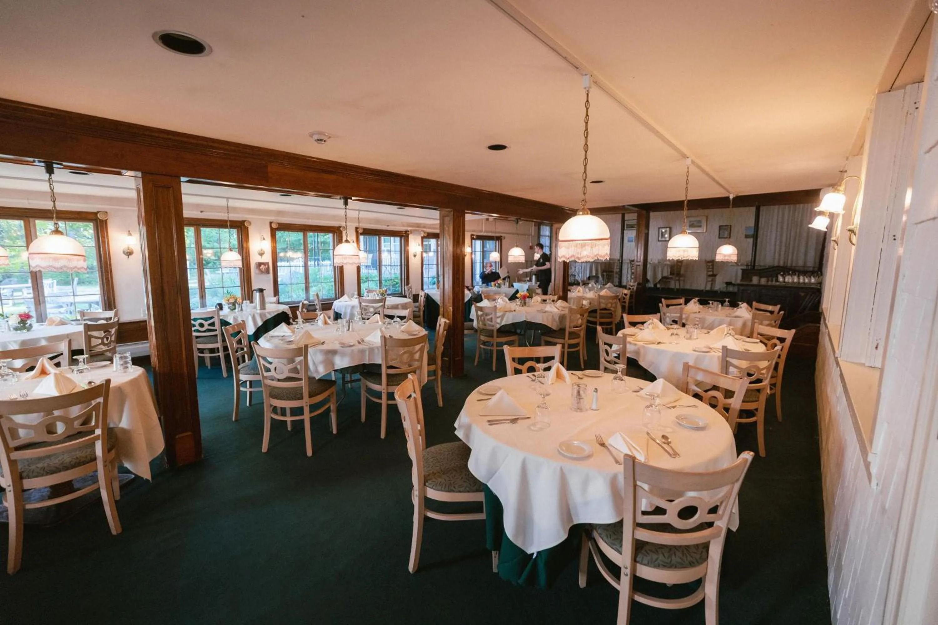 Restaurant/places to eat in Stonehurst Manor Breakfast & Dinner Included