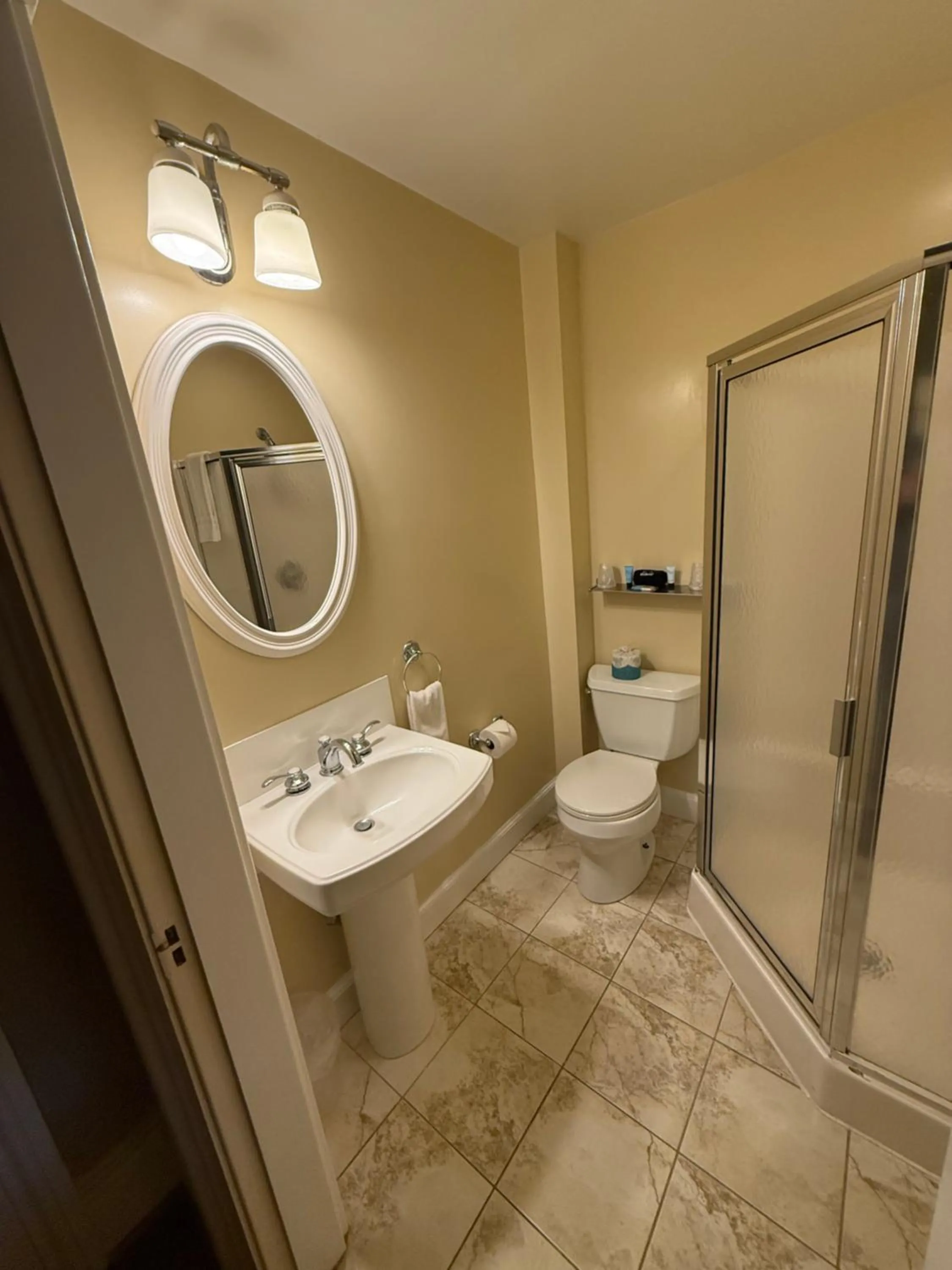 Stonehurst Manor Breakfast & Dinner Included