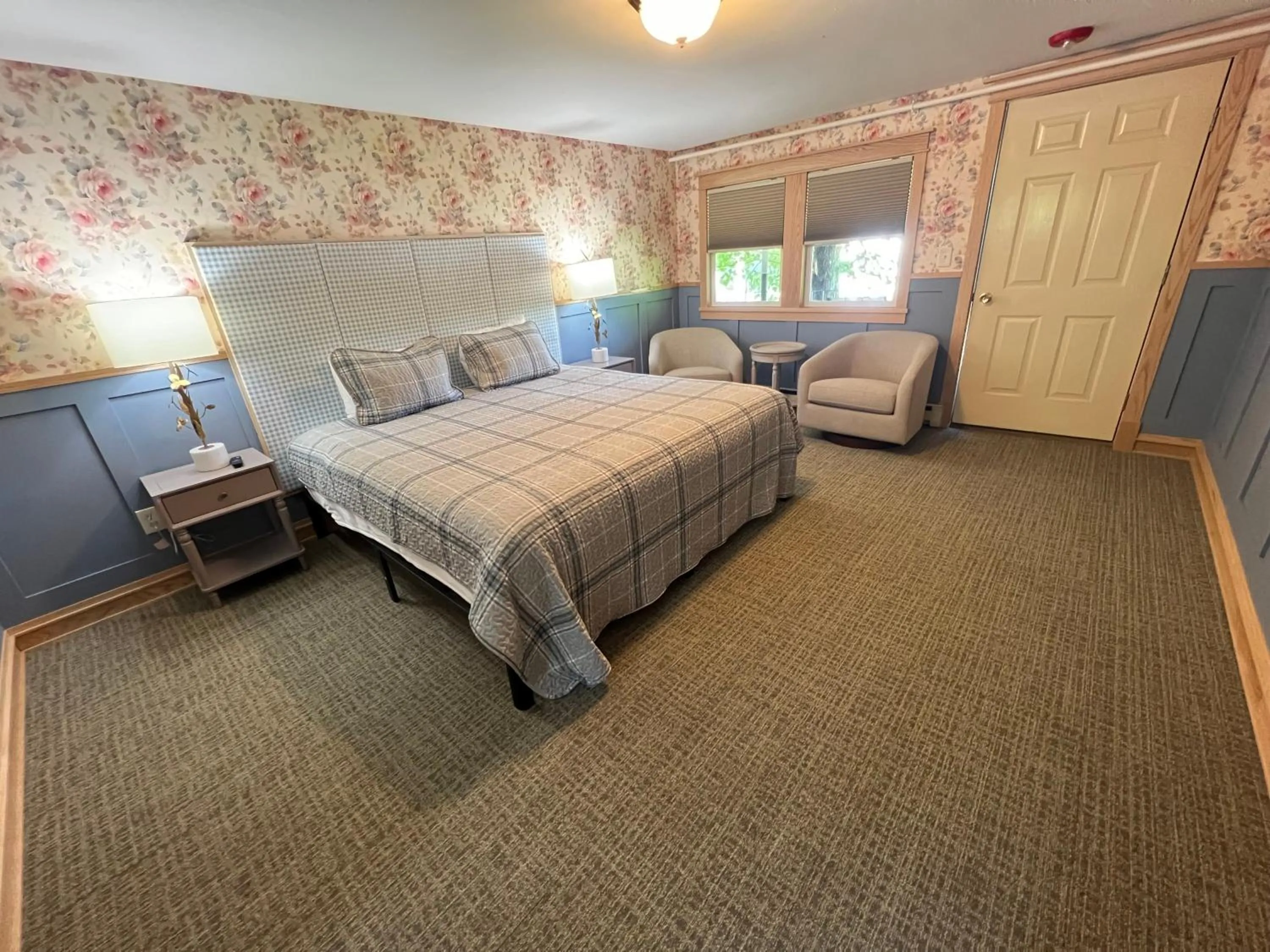 Bed in Stonehurst Manor Breakfast & Dinner Included