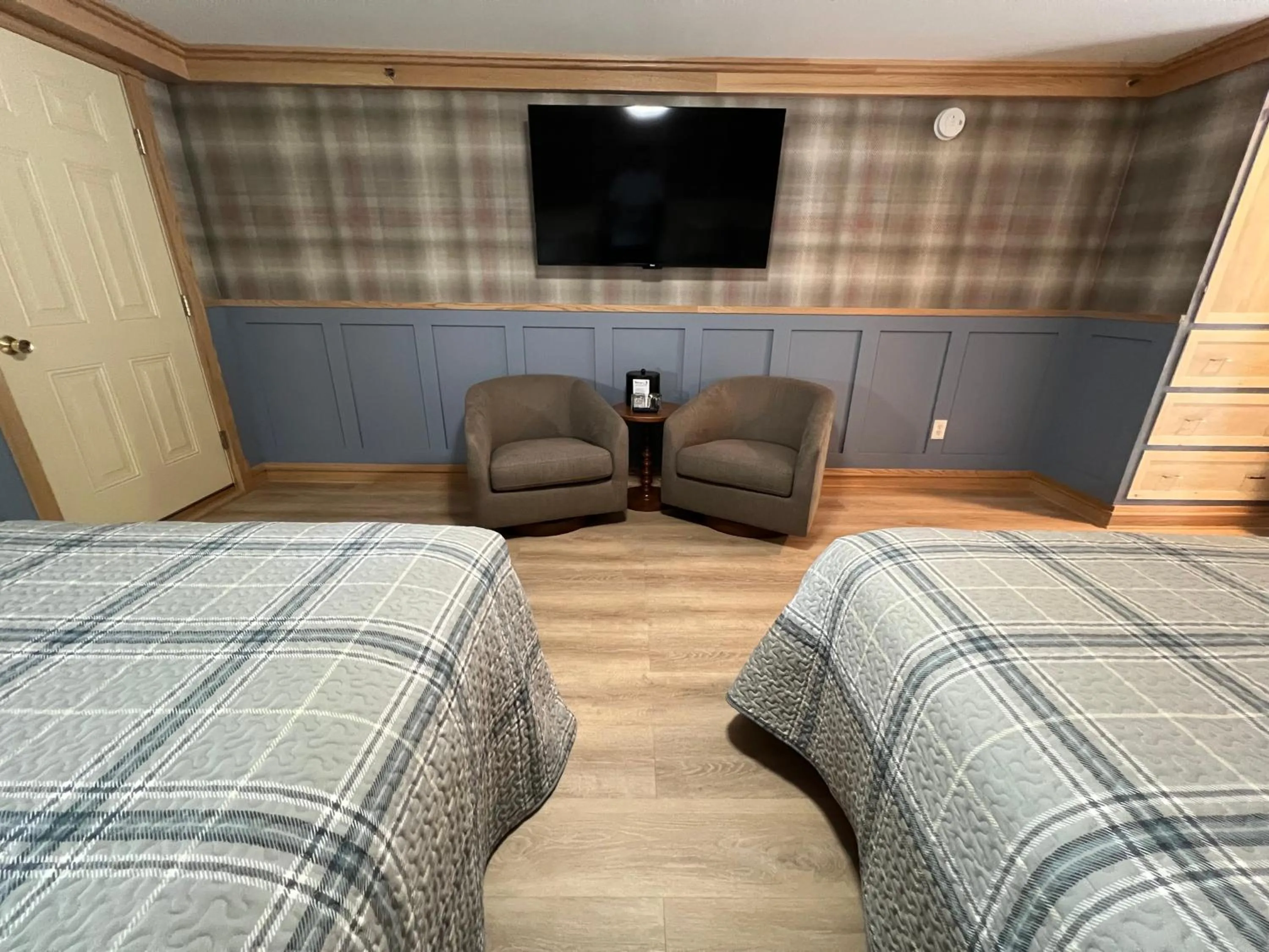 Bed in Stonehurst Manor Breakfast & Dinner Included