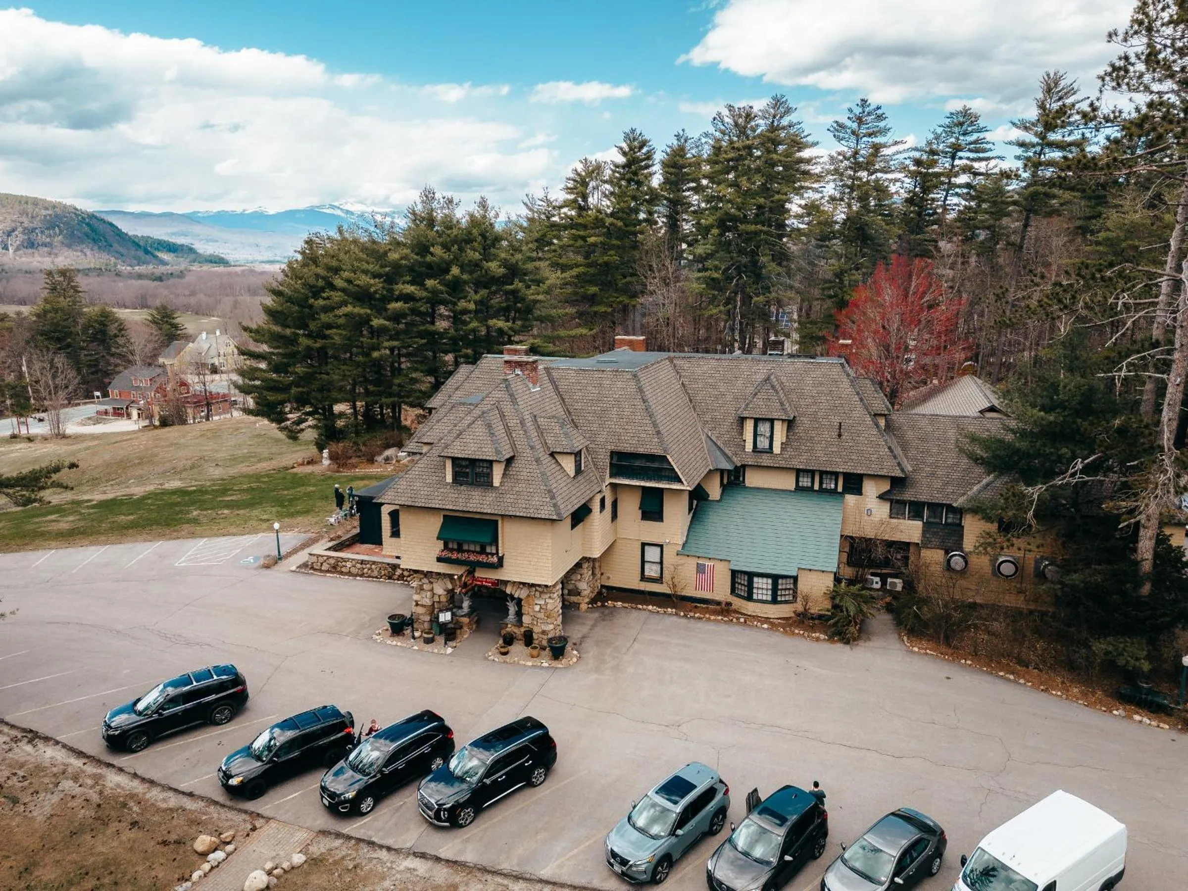 Stonehurst Manor Breakfast & Dinner Included