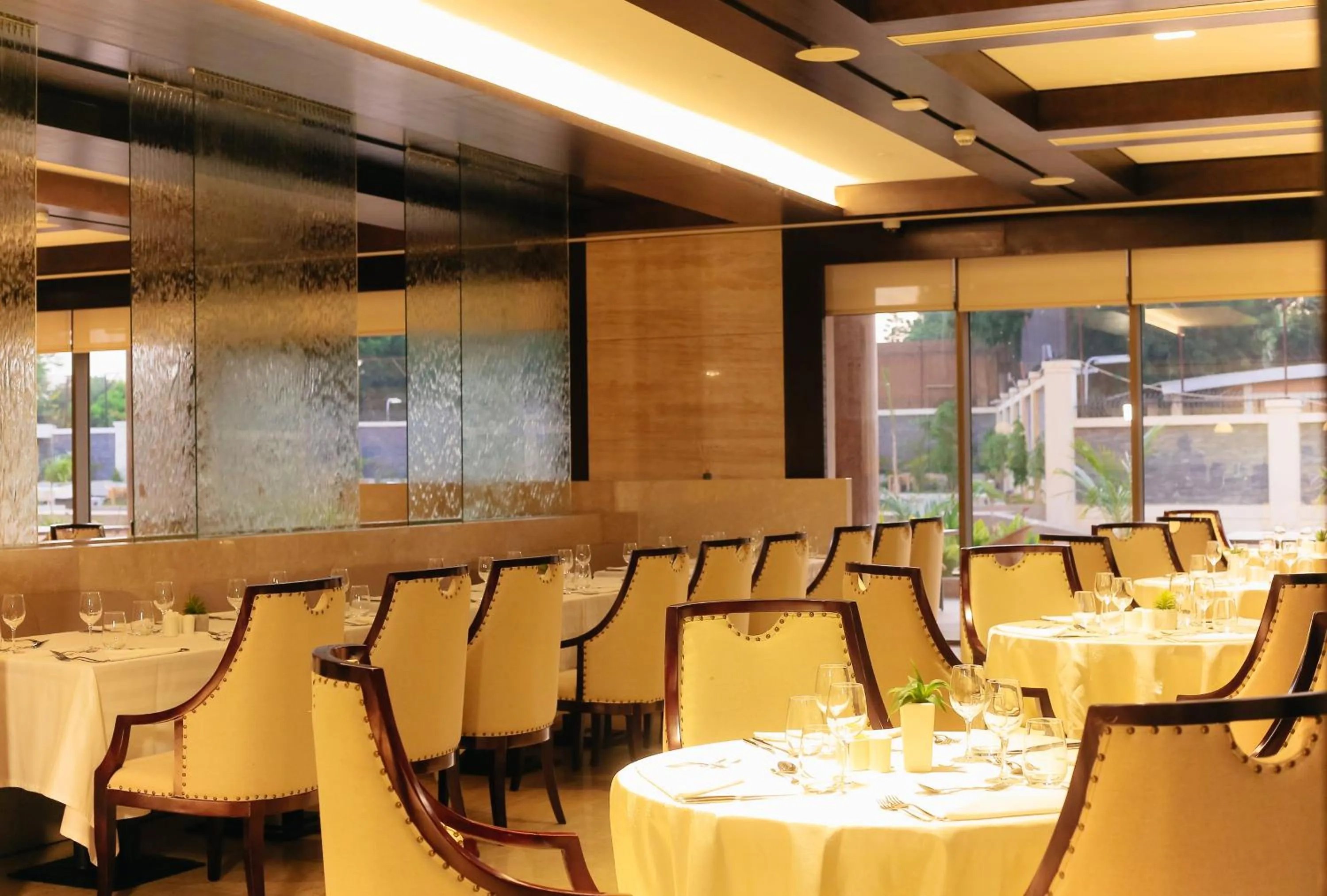 Restaurant/places to eat in Bravia Hotel Niamey