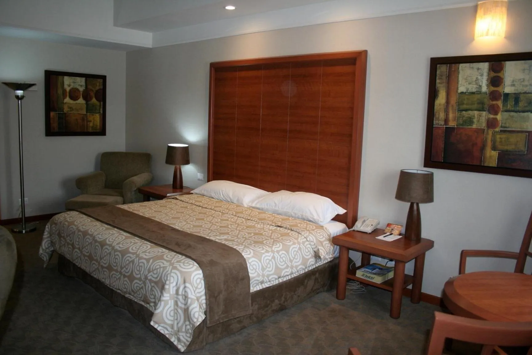 Photo of the whole room, Bed in Royal Palace