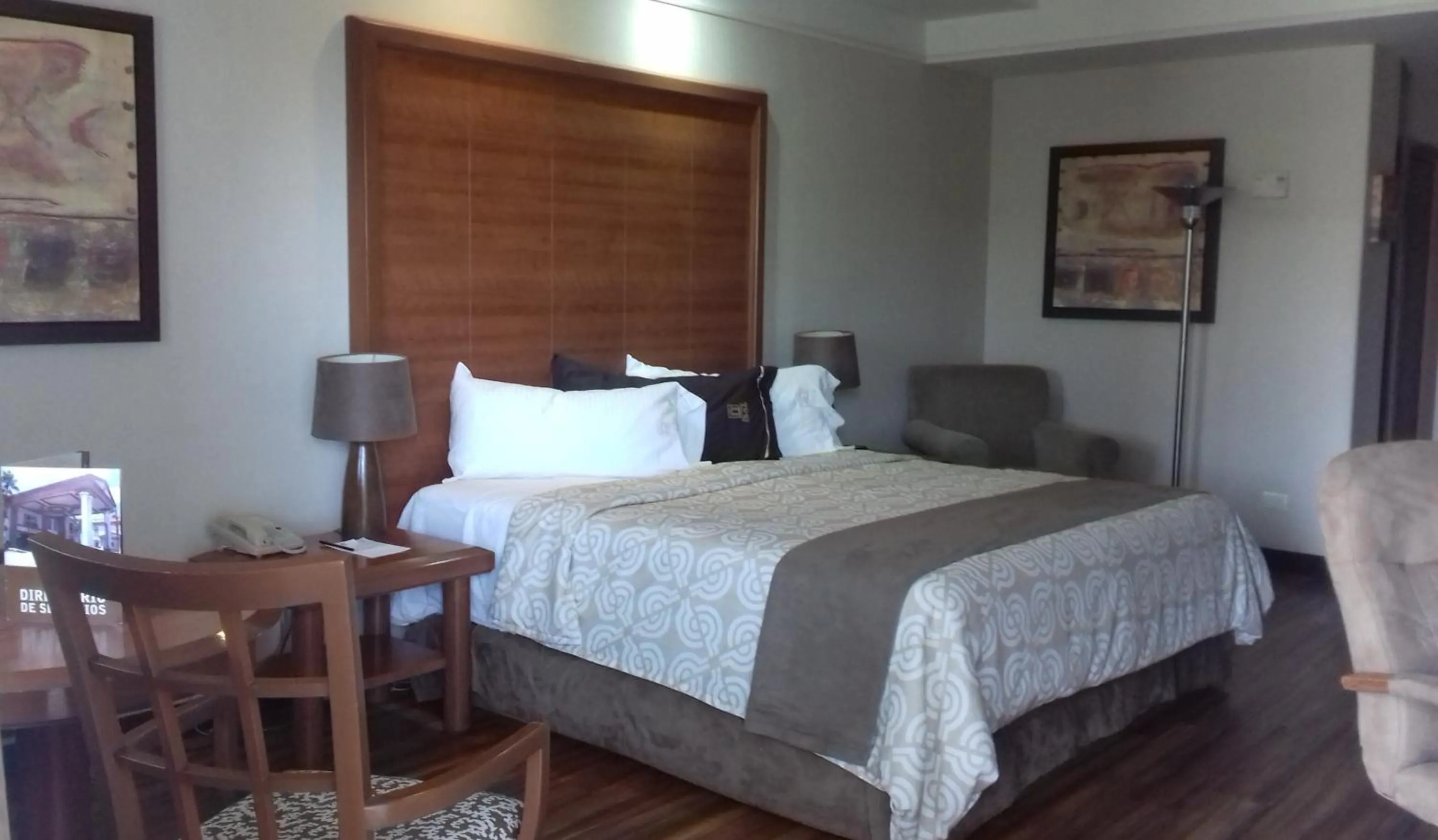 Photo of the whole room, Bed in Royal Palace