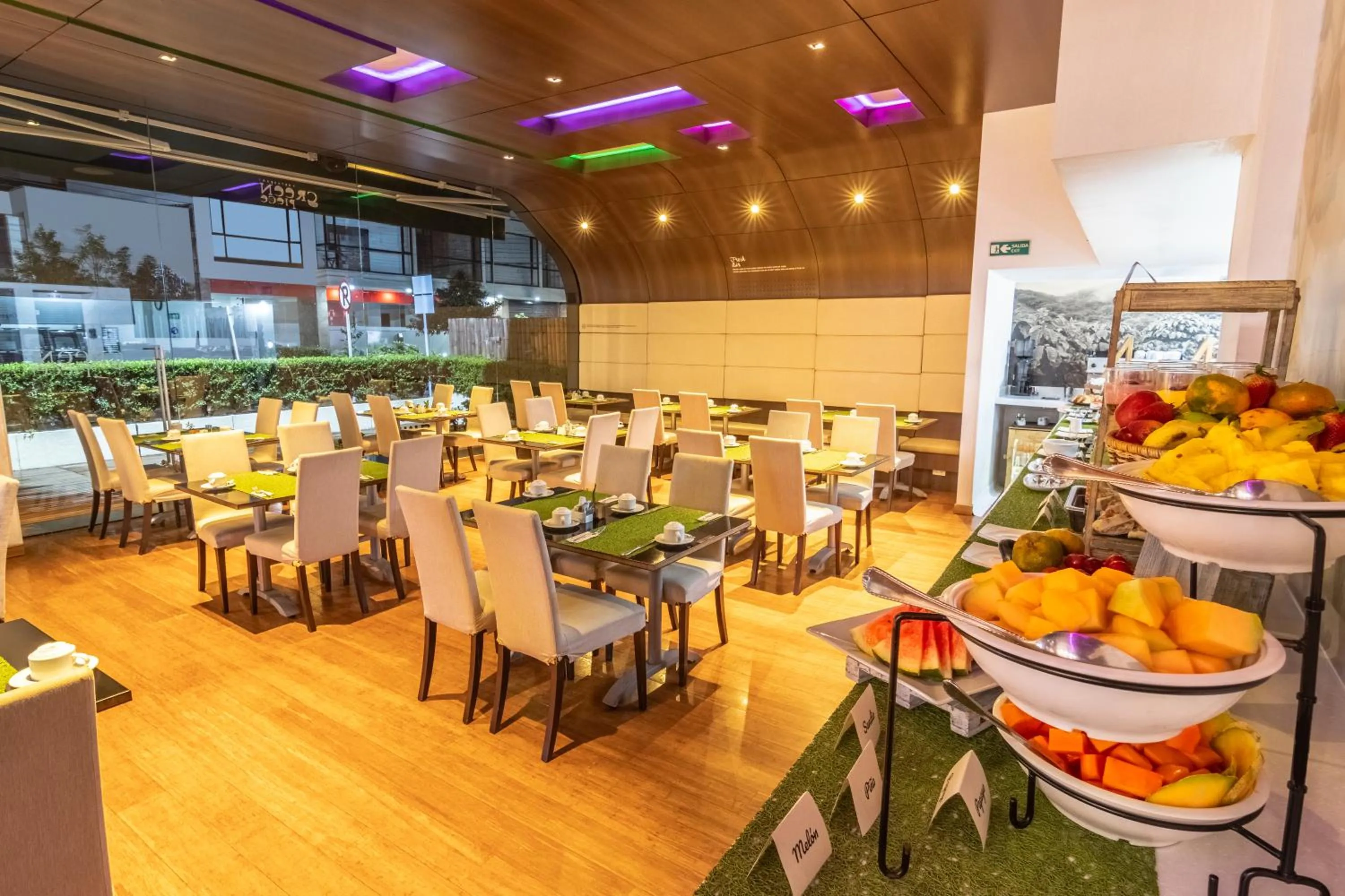 Restaurant/places to eat in Biohotel Organic Suites Bogotá