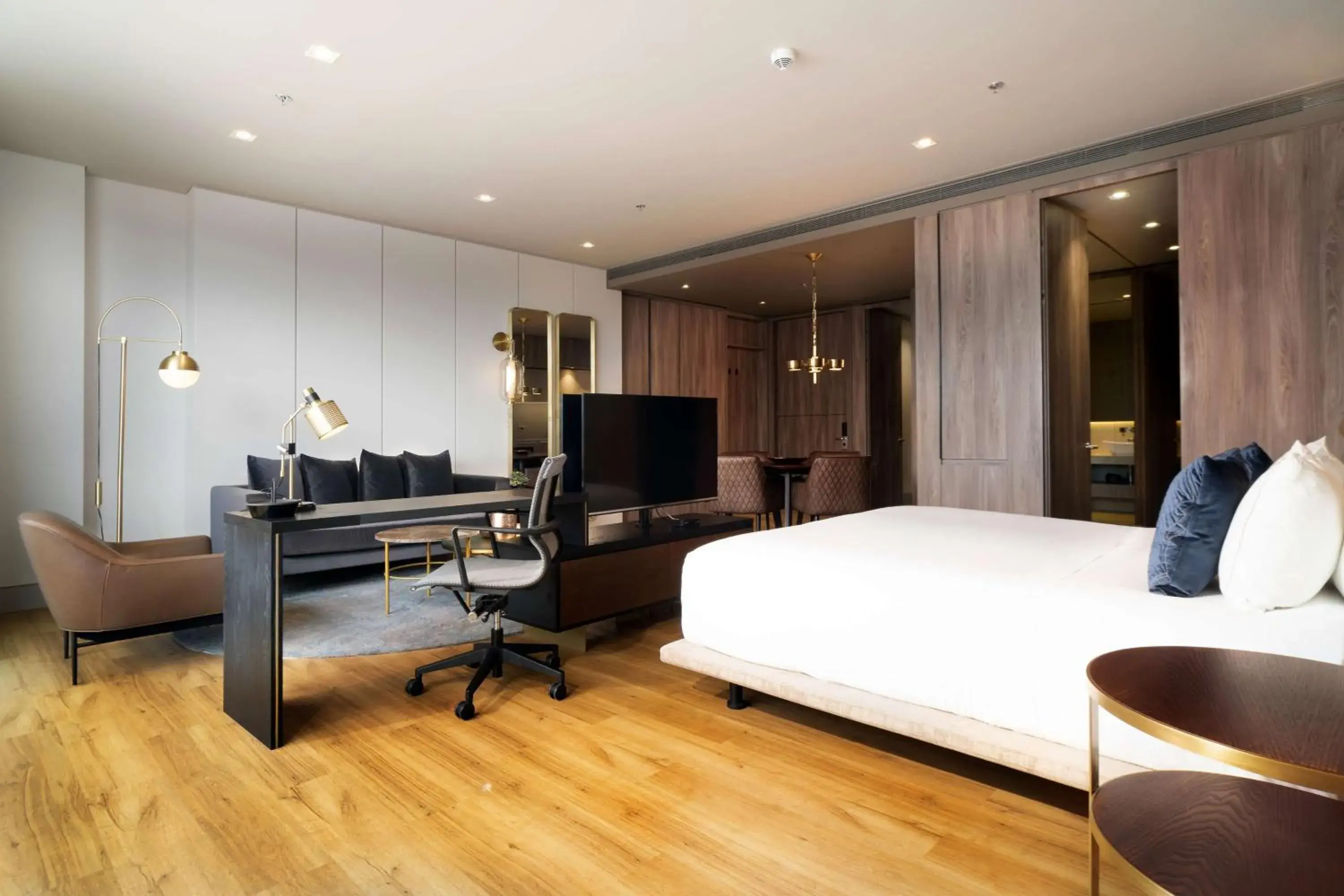 Junior Master King Room with Balcony in Salvio Parque 93 Bogota, Curio Collection by Hilton Junior Master King Room with Balcony in Salvio Parque 93 Bogota, Curio Collection by Hilton