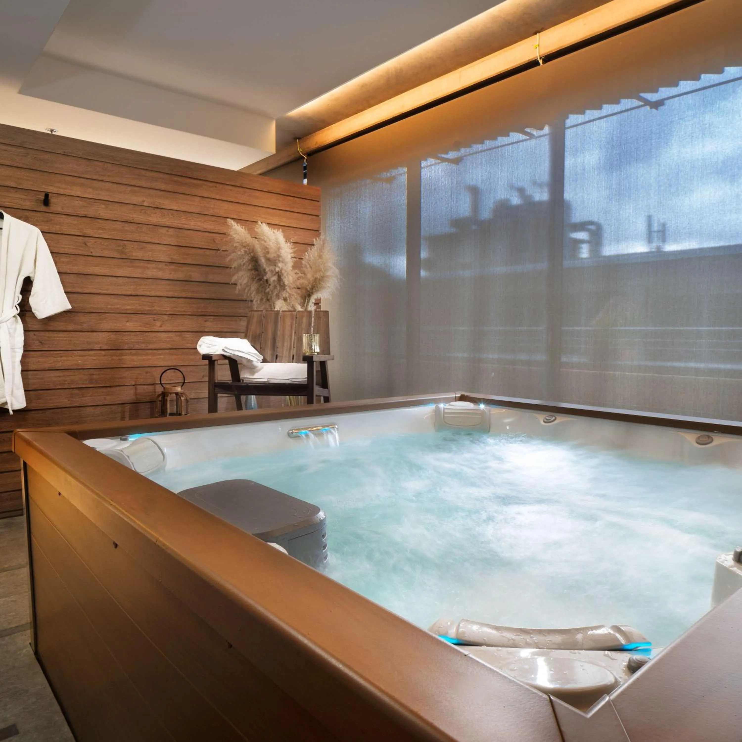 Hot Tub in Salvio Parque 93 Bogota, Curio Collection by Hilton