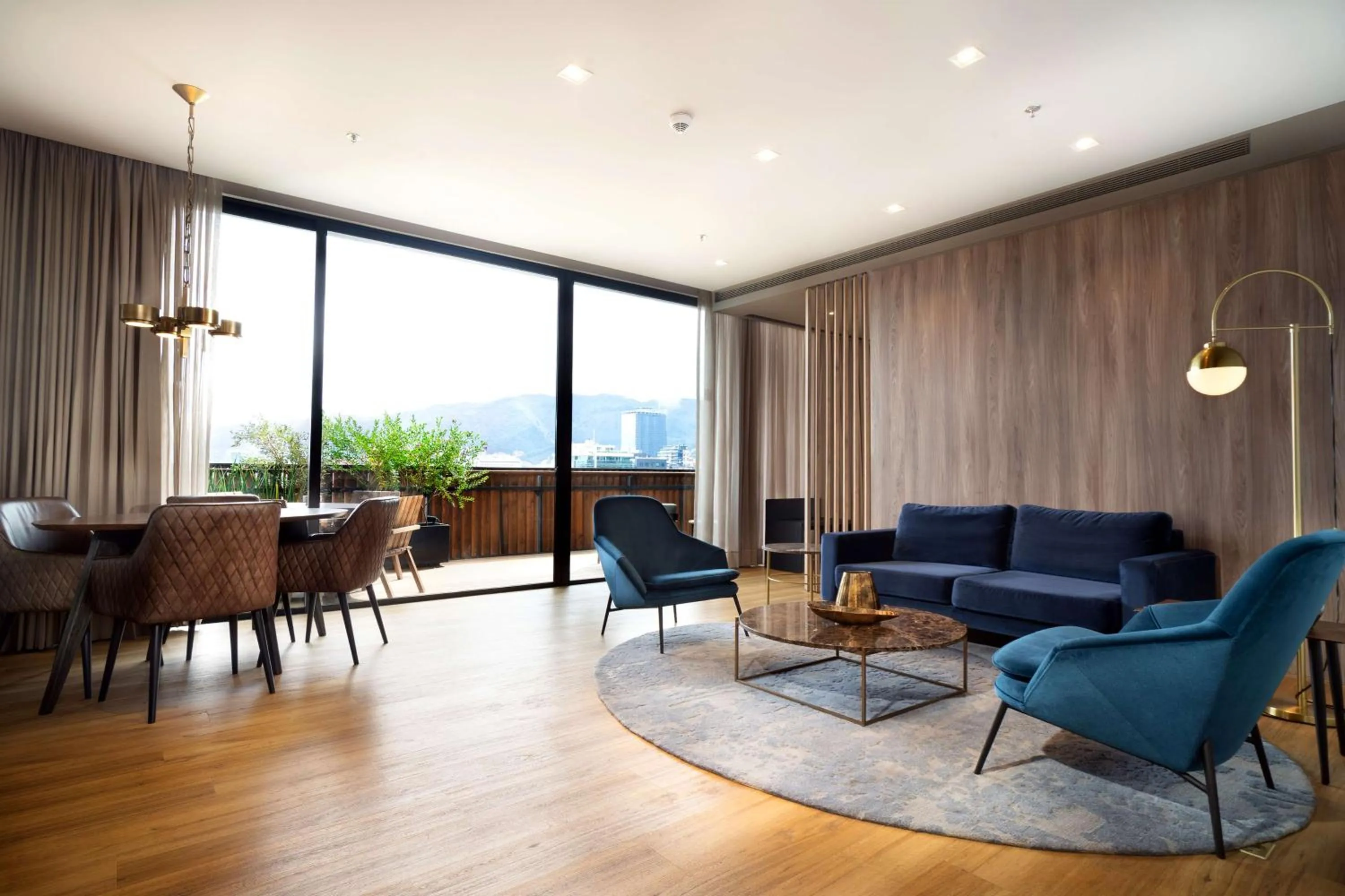 Communal lounge/ TV room in Salvio Parque 93 Bogota, Curio Collection by Hilton