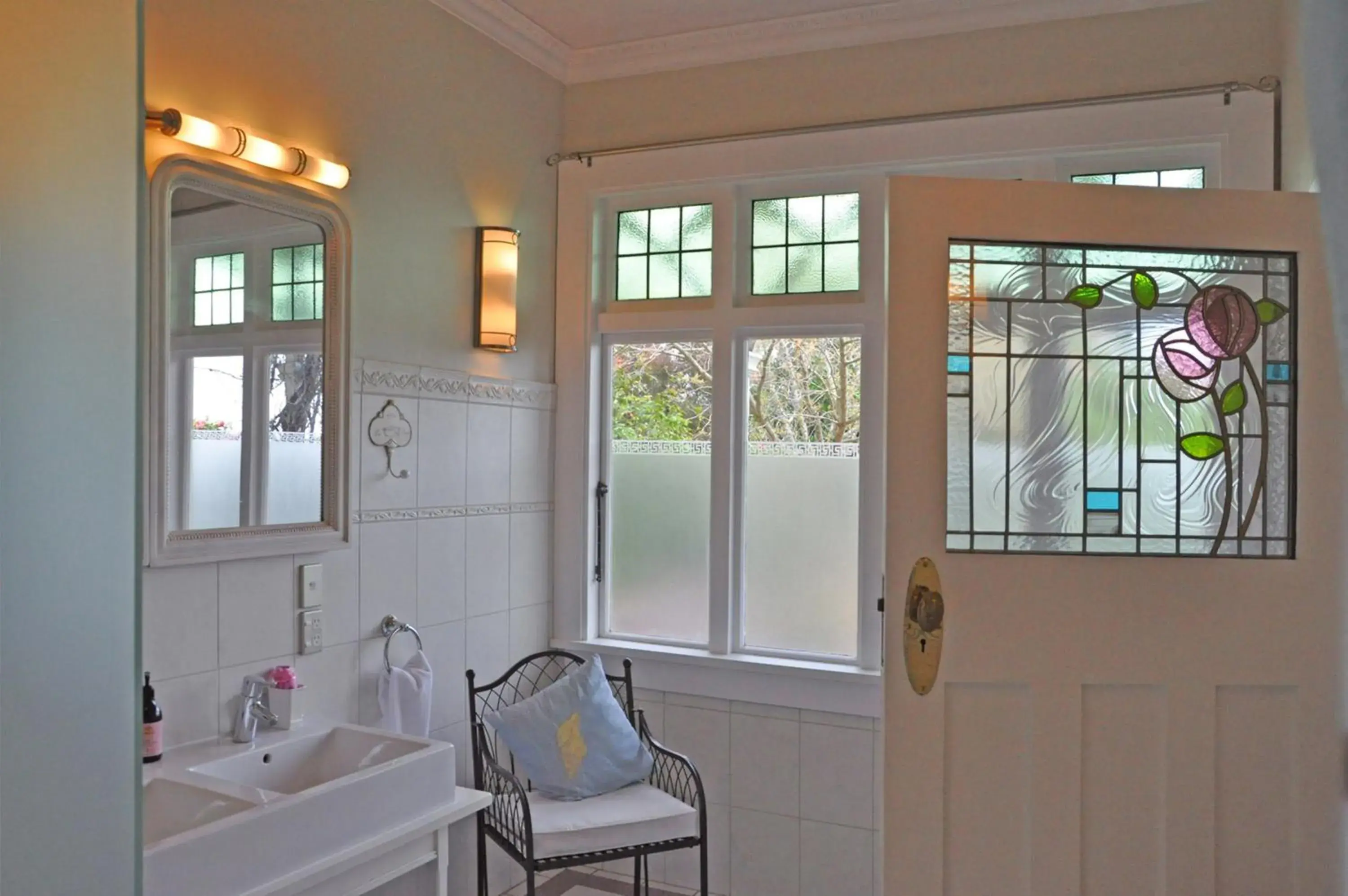 Queen Room with Garden View in Dyers House Queen Room with Garden View in Dyers House