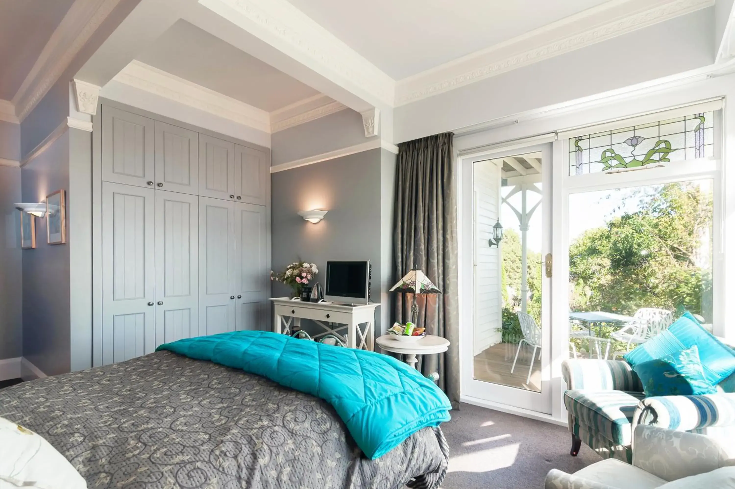 Queen Room with Mountain View in Dyers House Queen Room with Mountain View in Dyers House