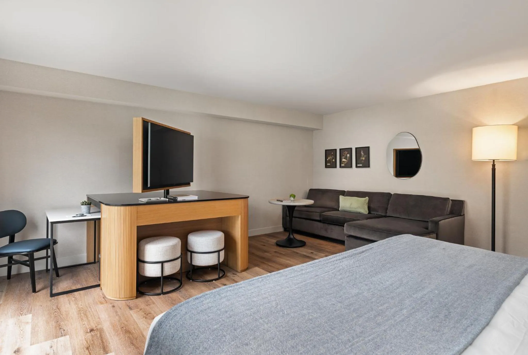 Bed in The Watershed Norwalk