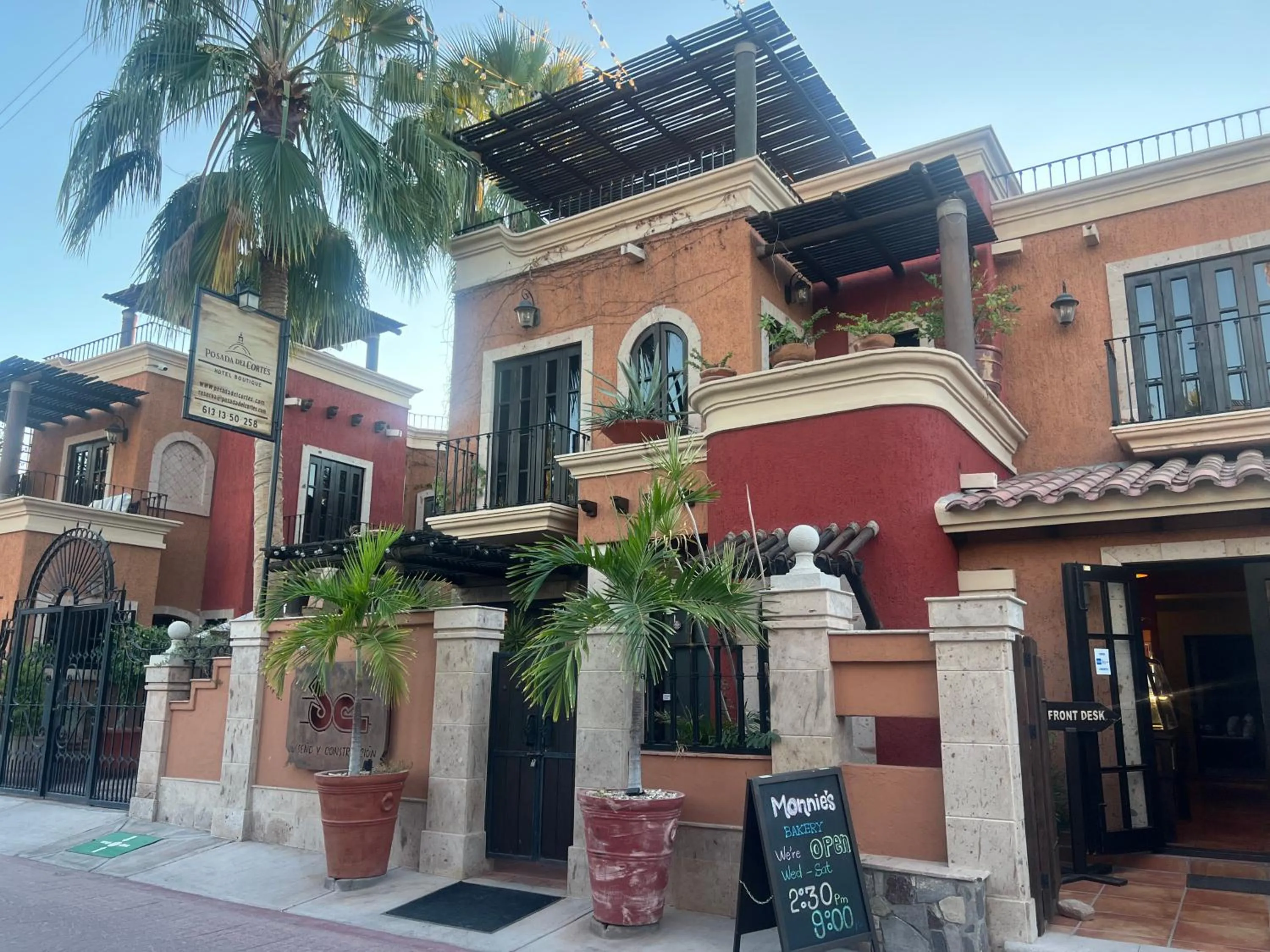 Facade/entrance in Posada del Cortes