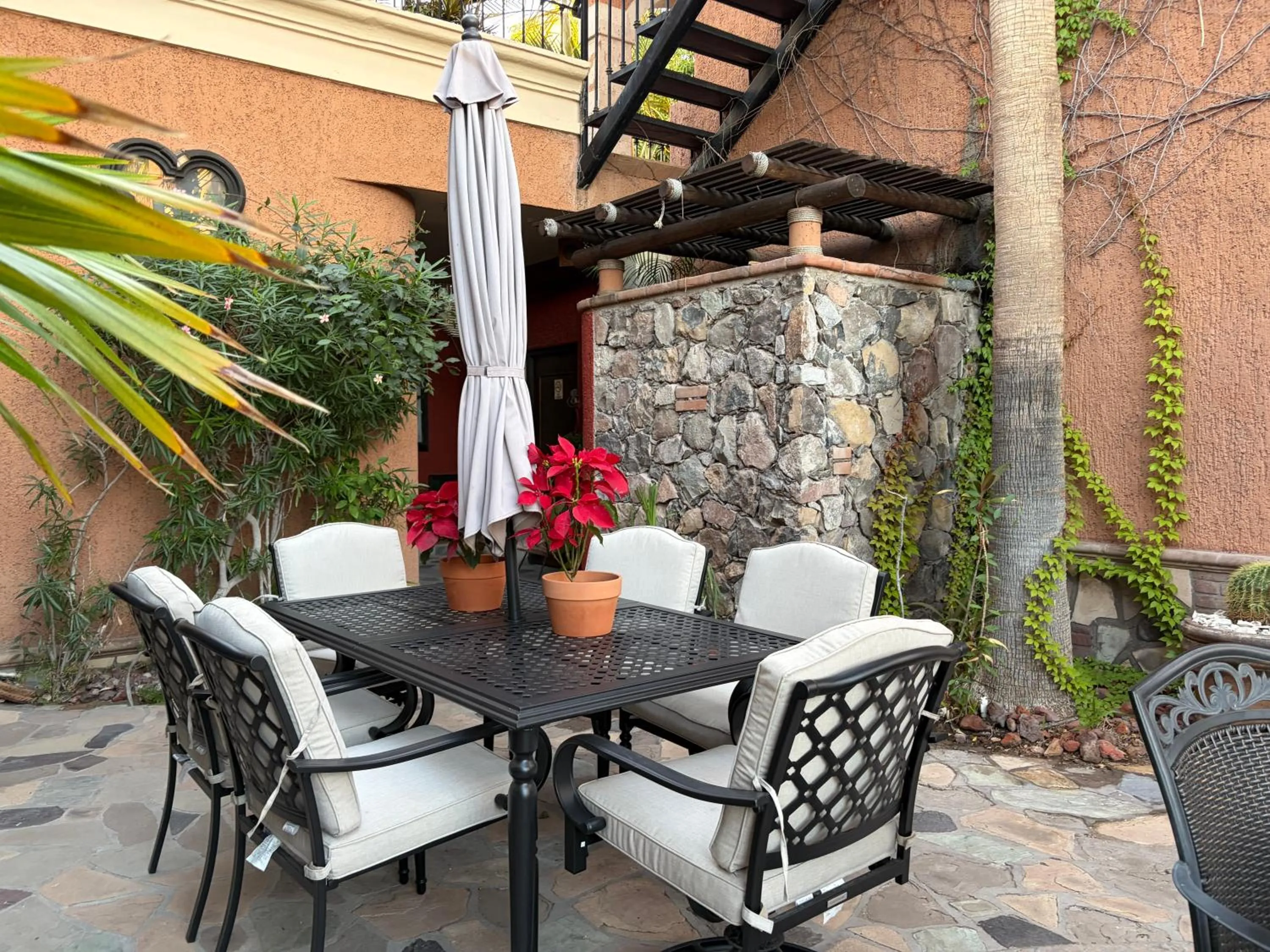 Property building in Posada del Cortes