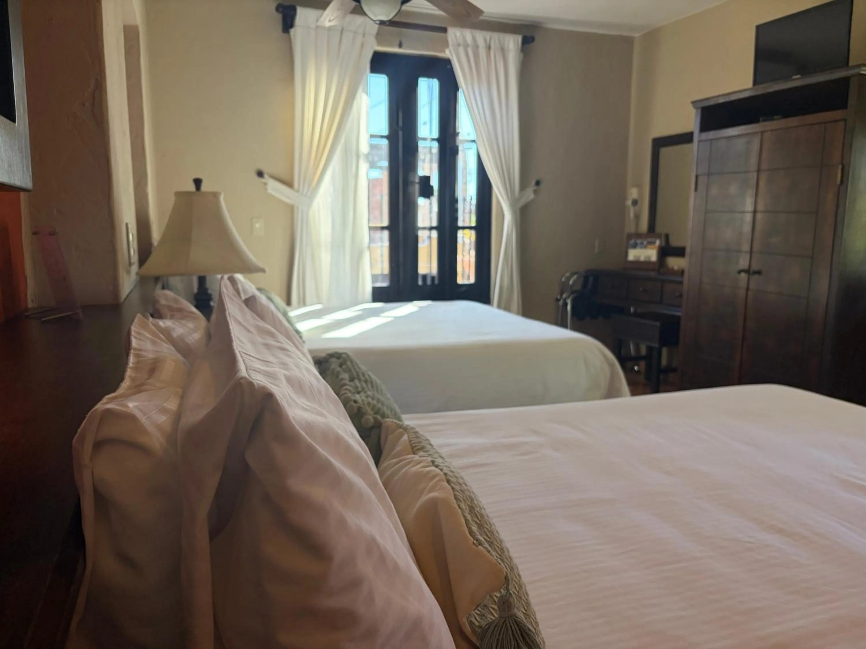 wardrobe, Bed in Posada del Cortes