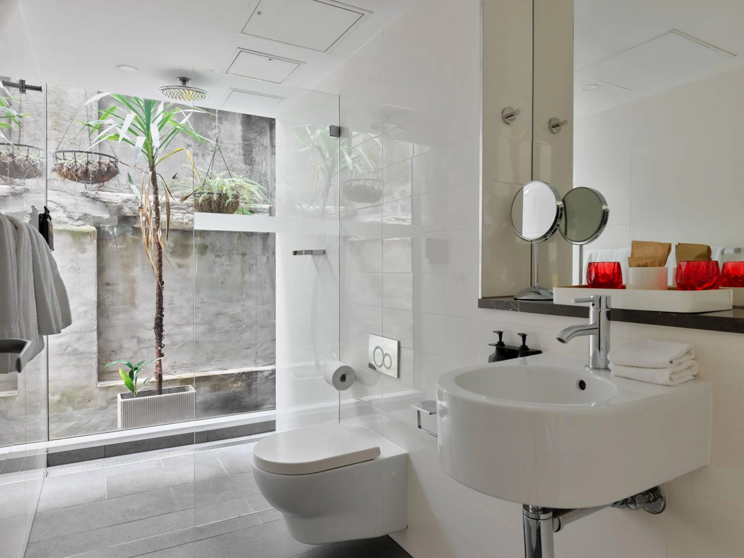 Bathroom in Hotel Woolstore 1888, Sydney - Handwritten Collection