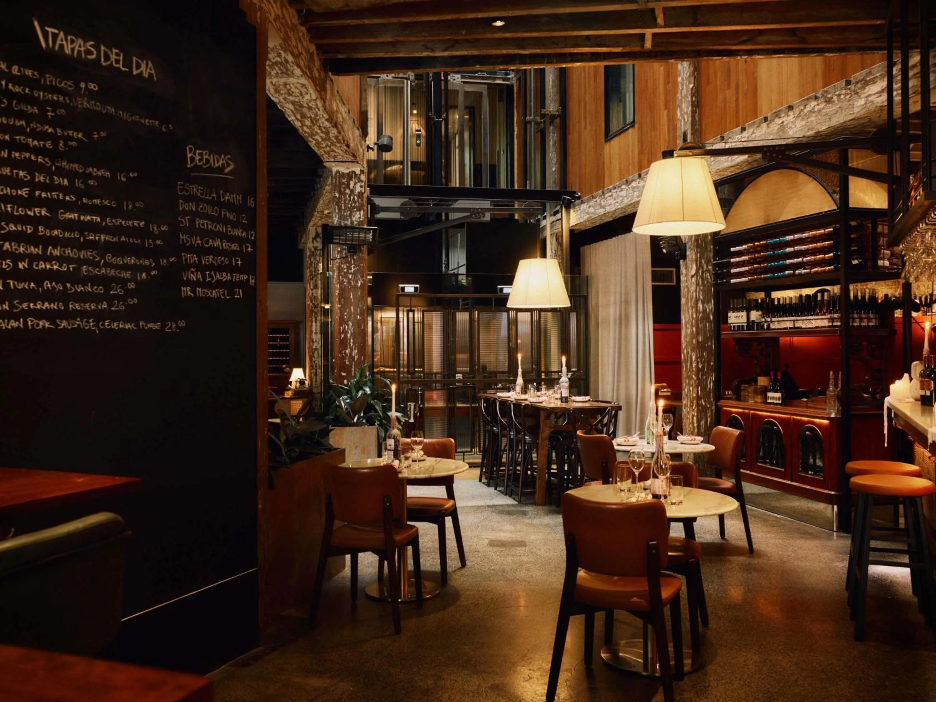 Lounge or bar in Hotel Woolstore 1888, Sydney - Handwritten Collection