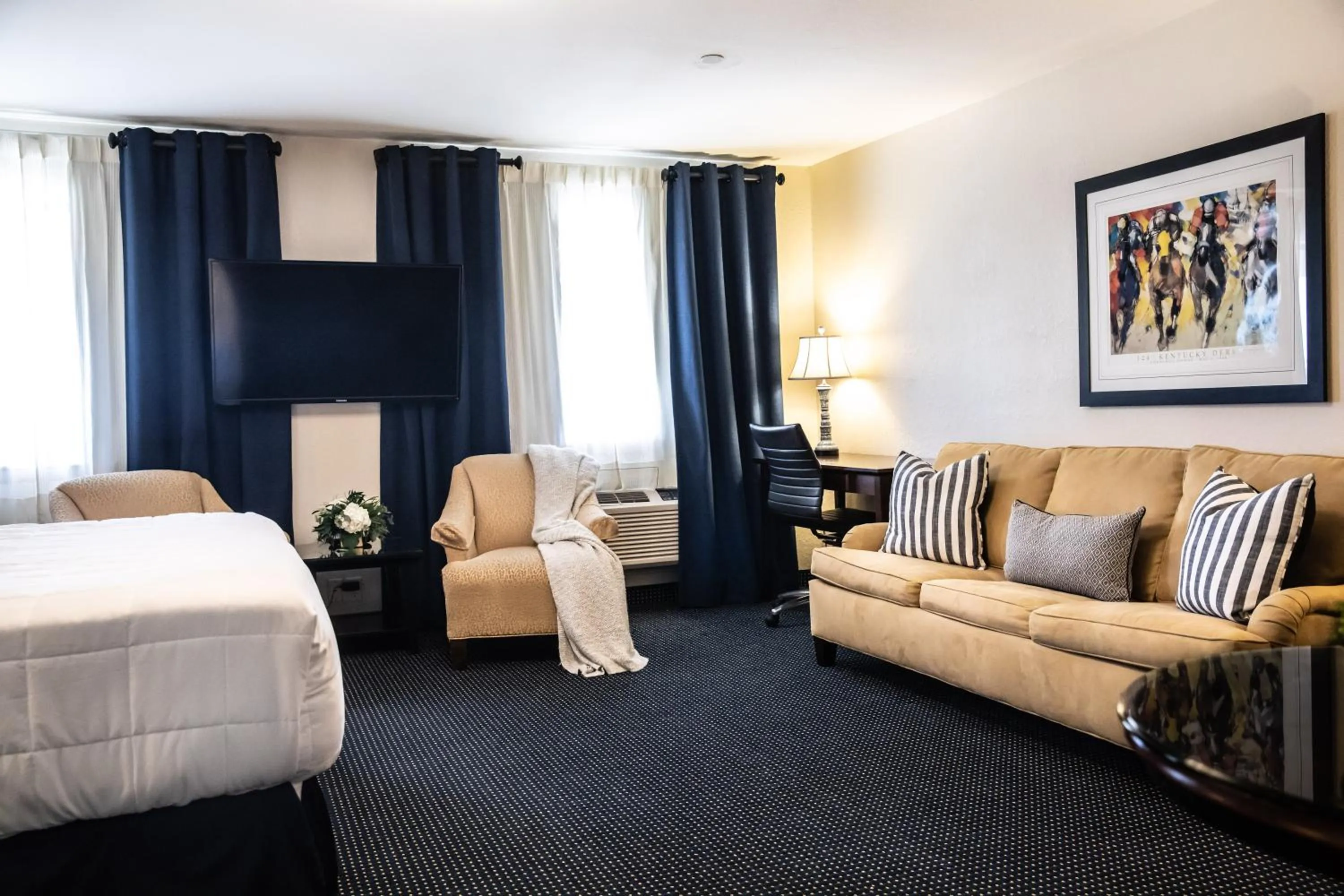 Seating area in Hatfield Inn