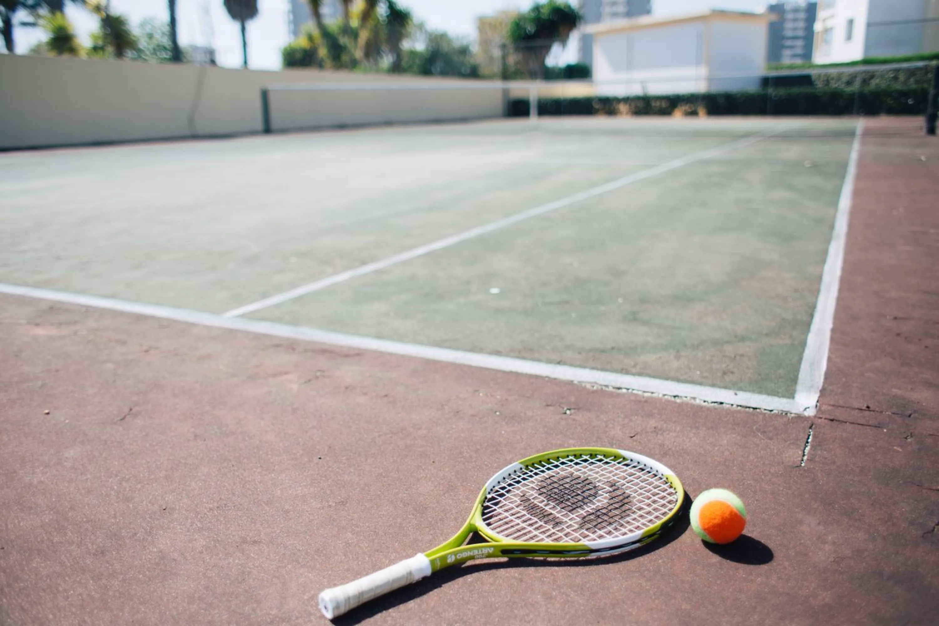 Tennis court in Dunas Hostel & Guesthouse